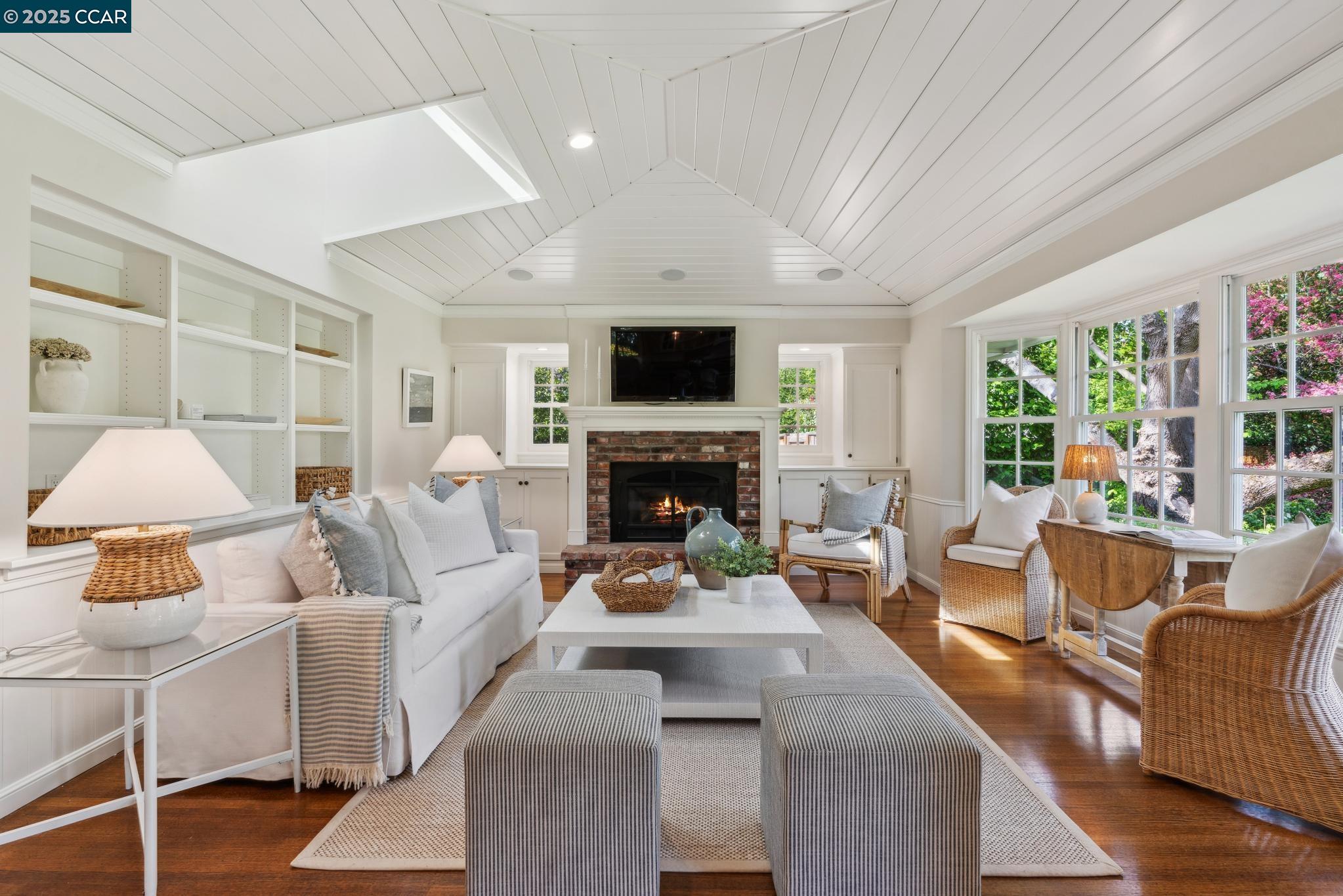 33 Juniper Way