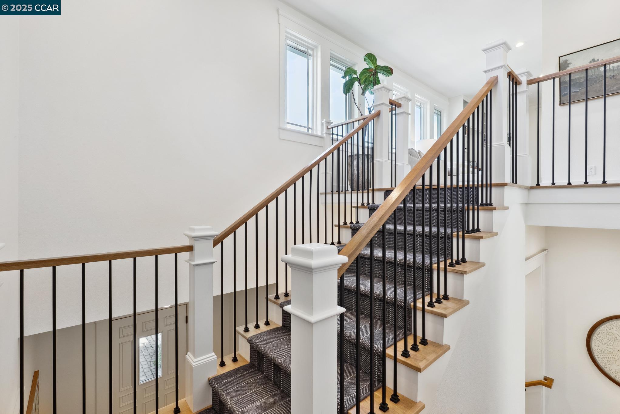 9 Avila Ln