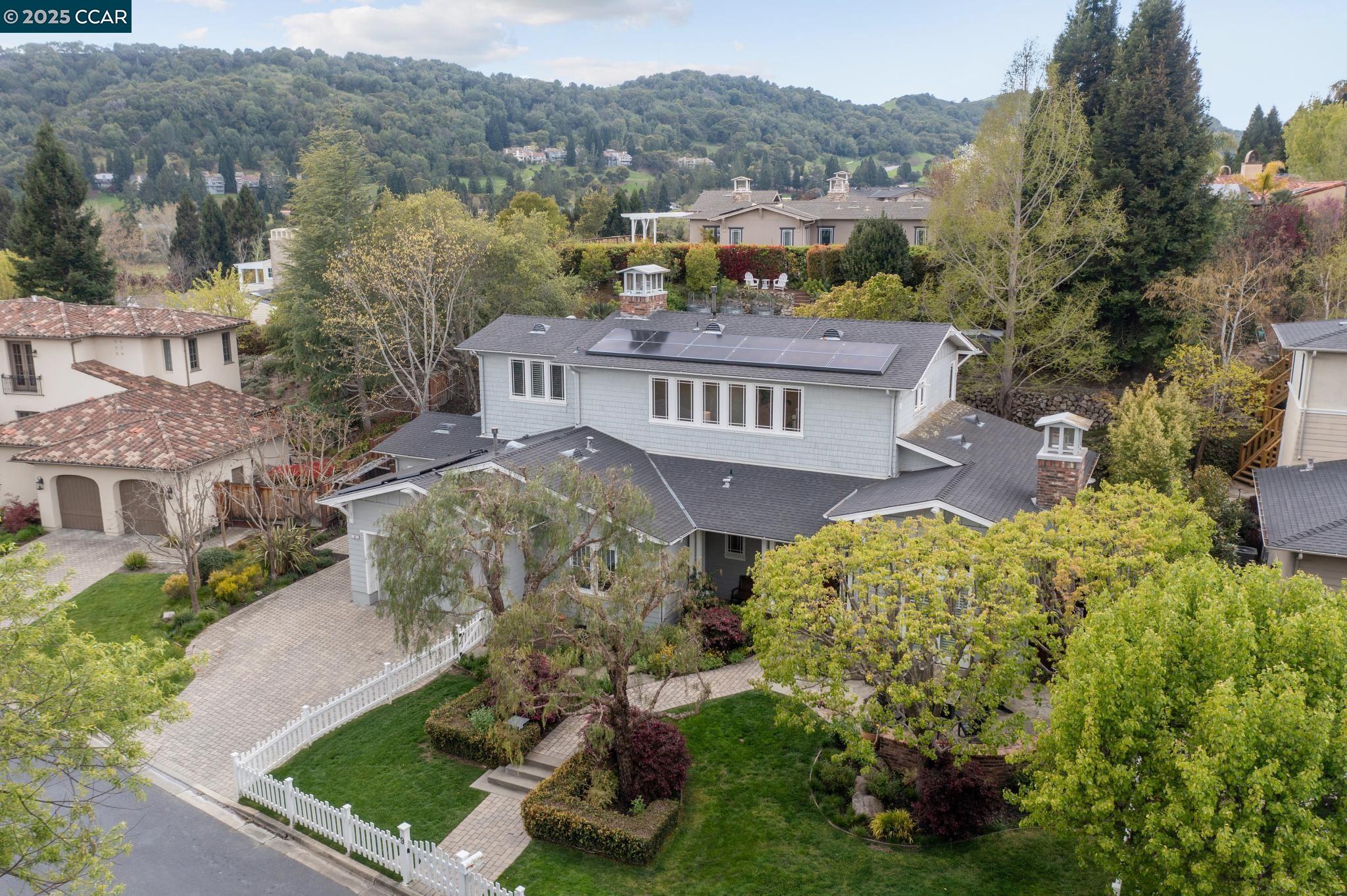 9 Avila Ln