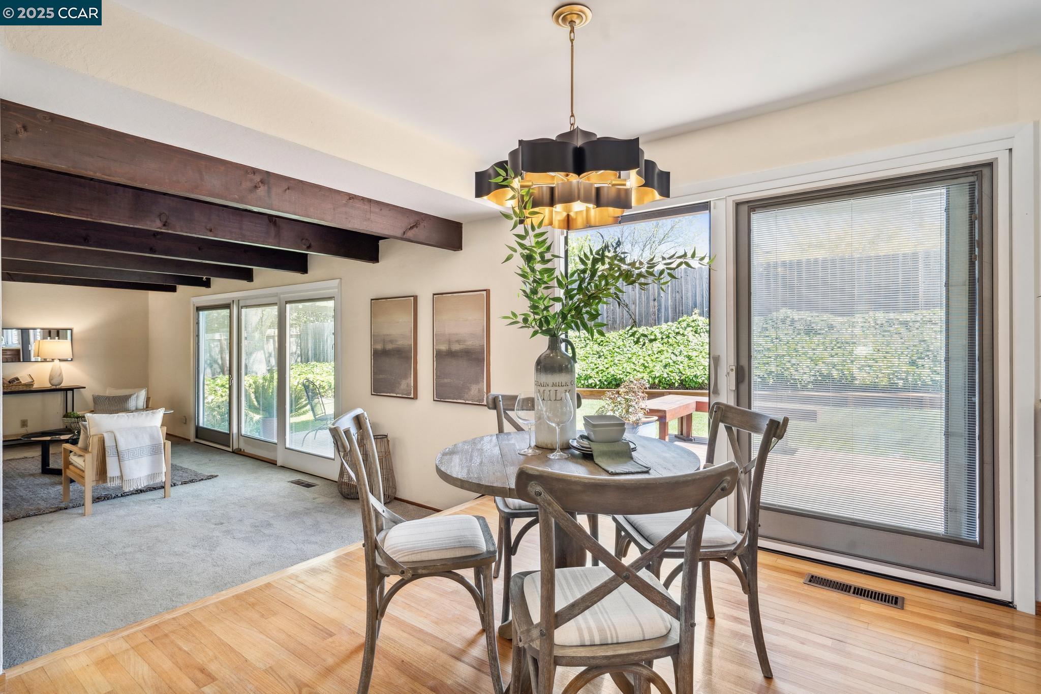 5562 Plaza Nogal