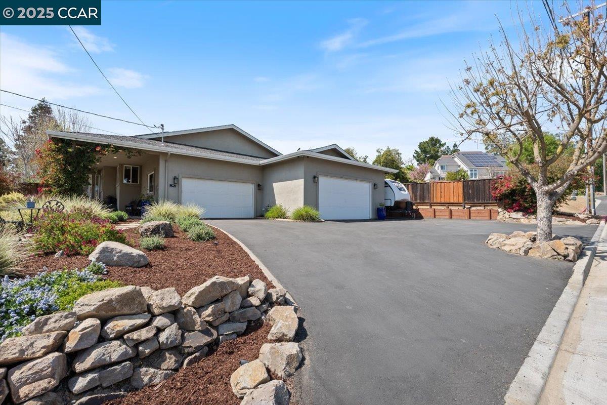 196 Midhill Rd