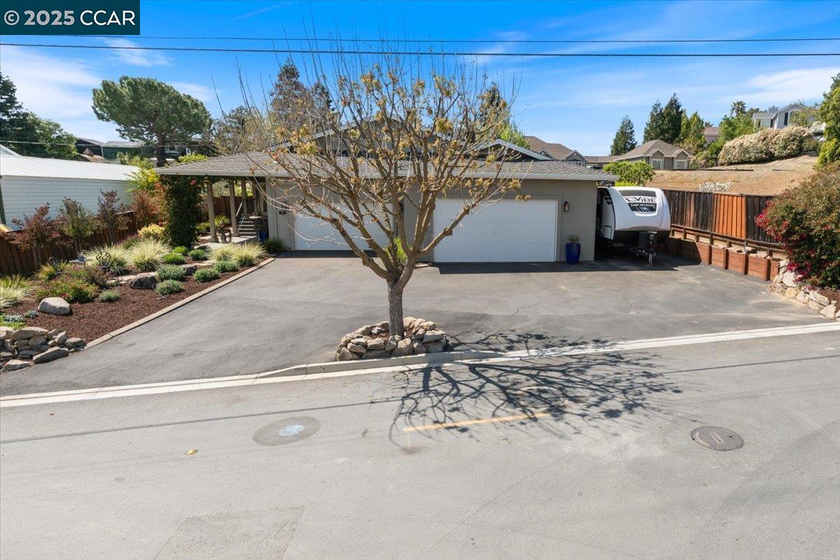 196 Midhill Rd