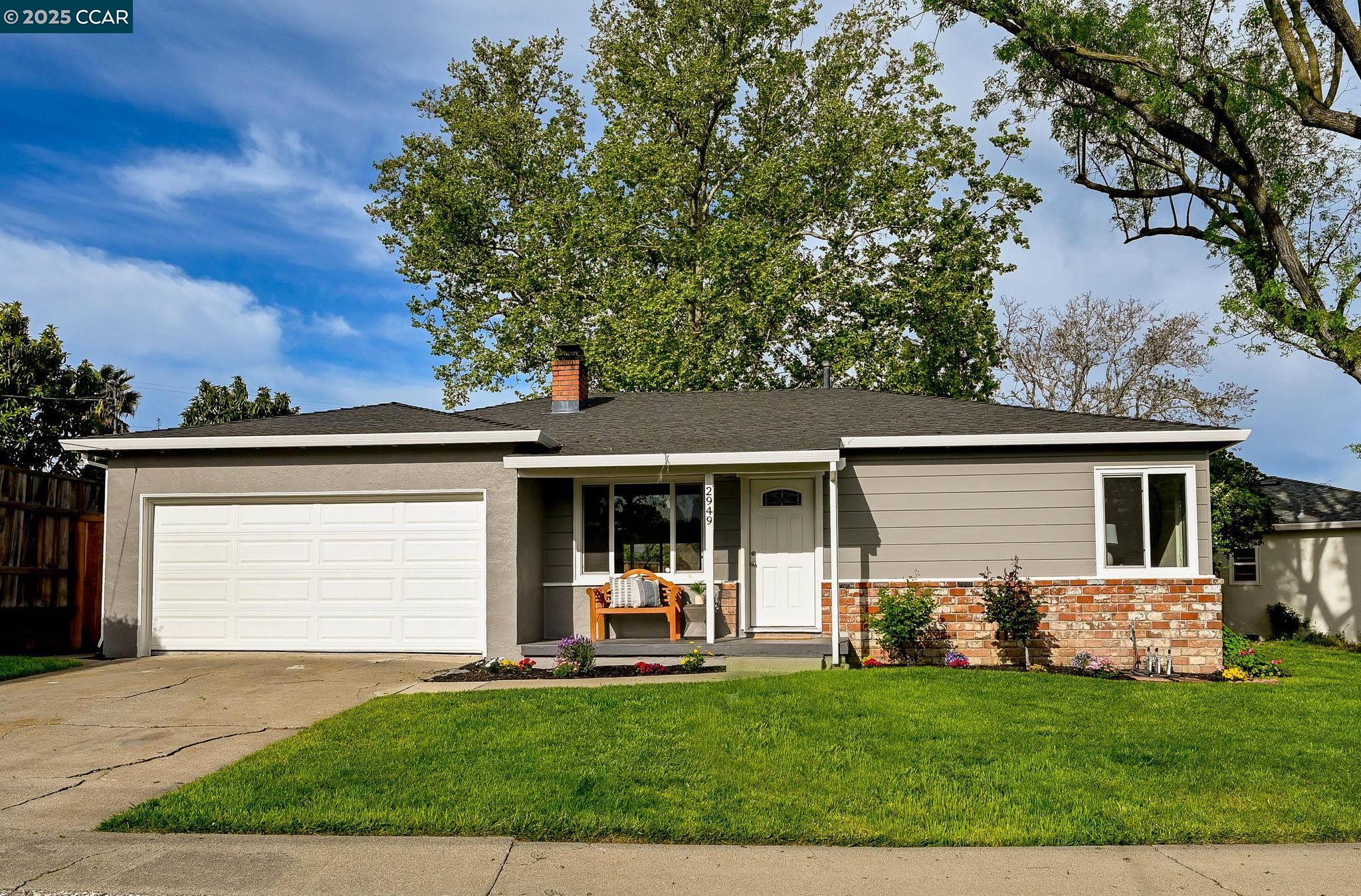 2949 Glenside Dr