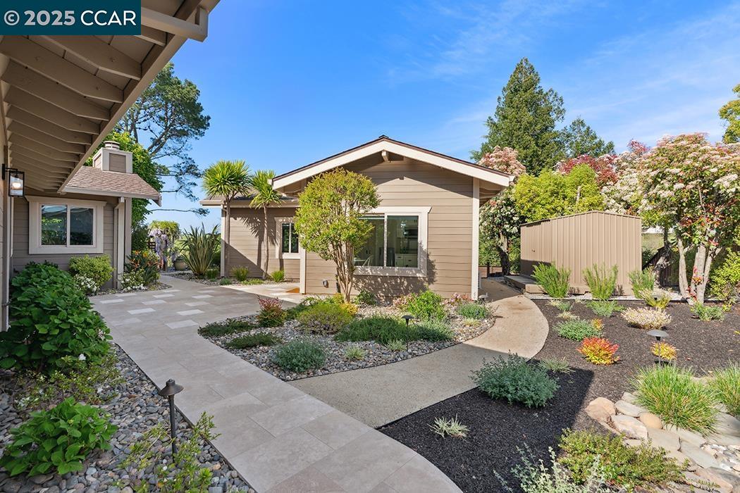 247 Claudia Ct