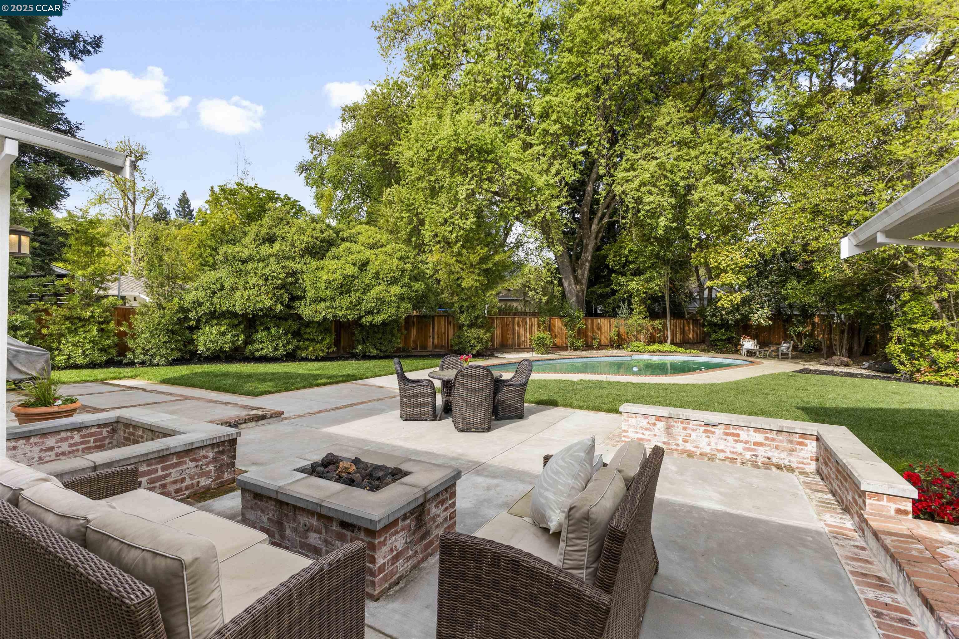 135 Glen Ct