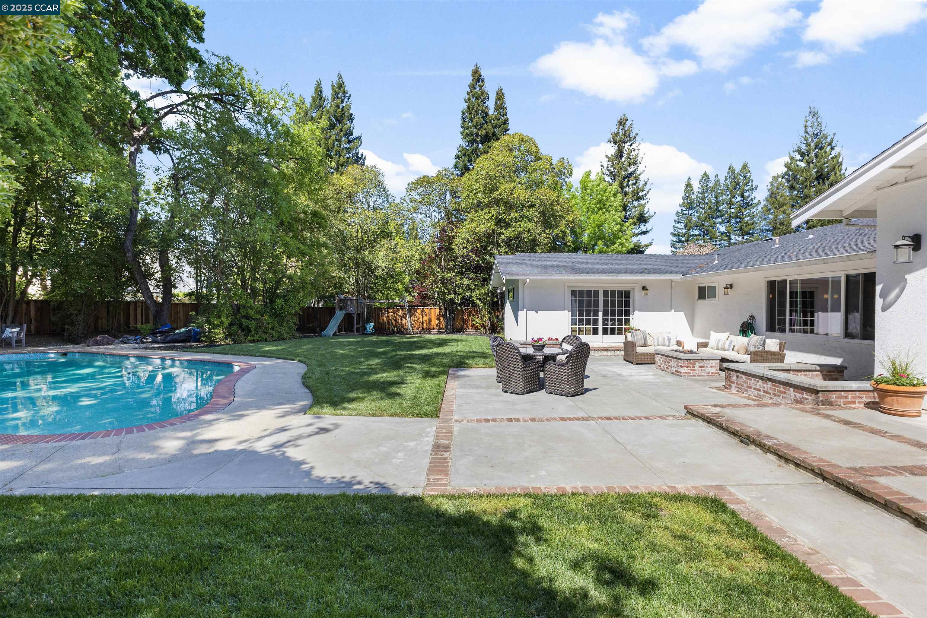 135 Glen Ct