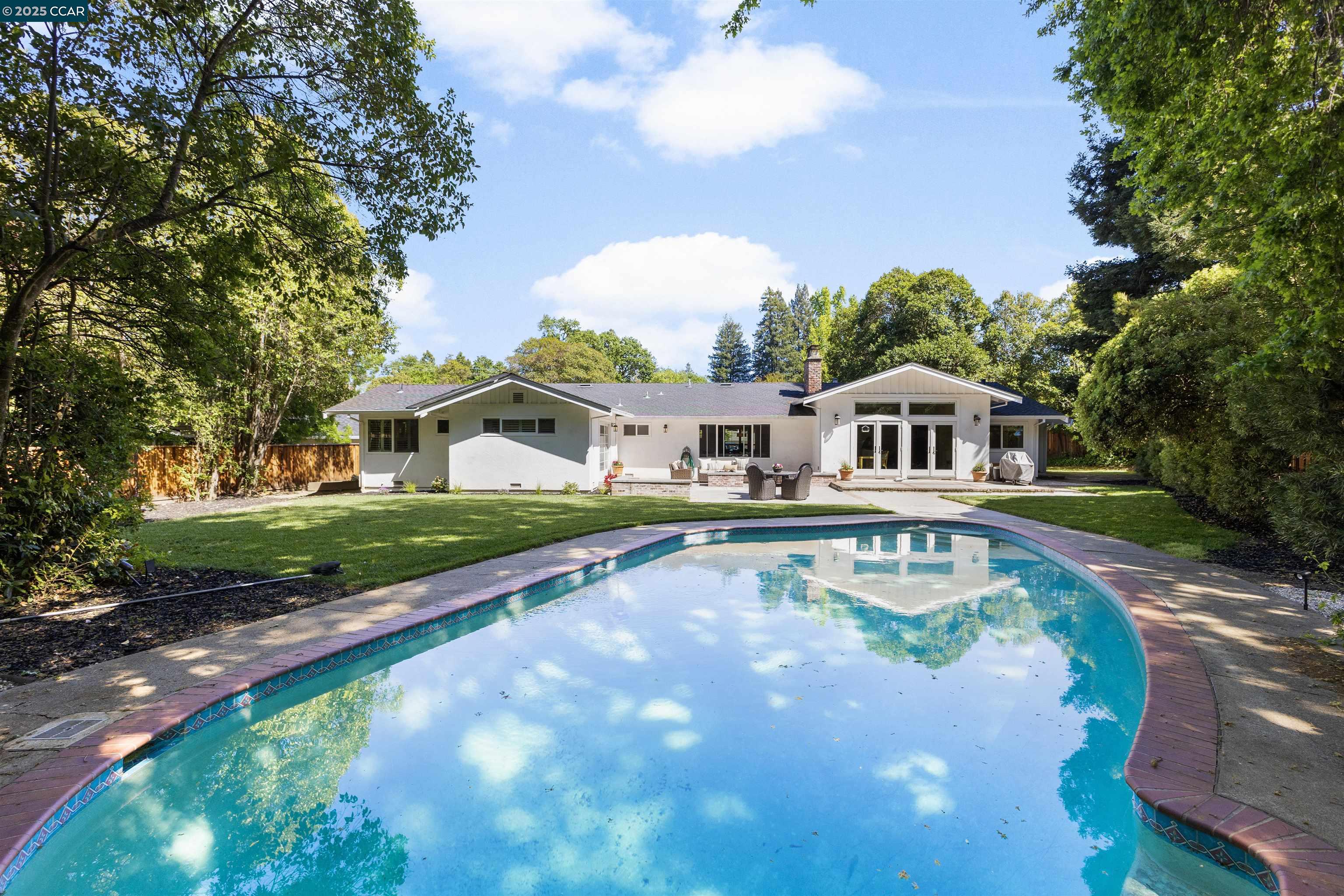 135 Glen Ct