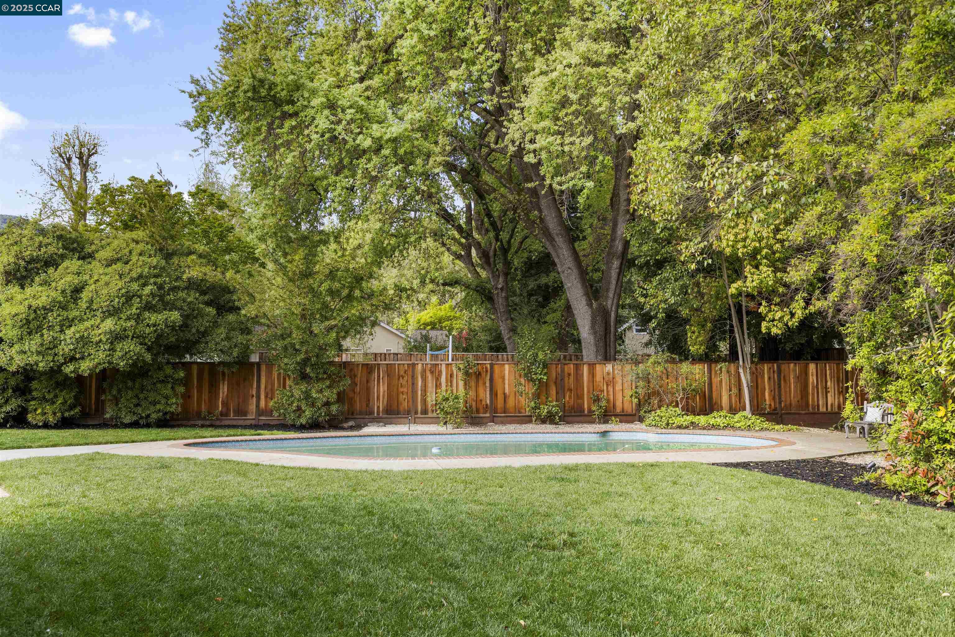 135 Glen Ct