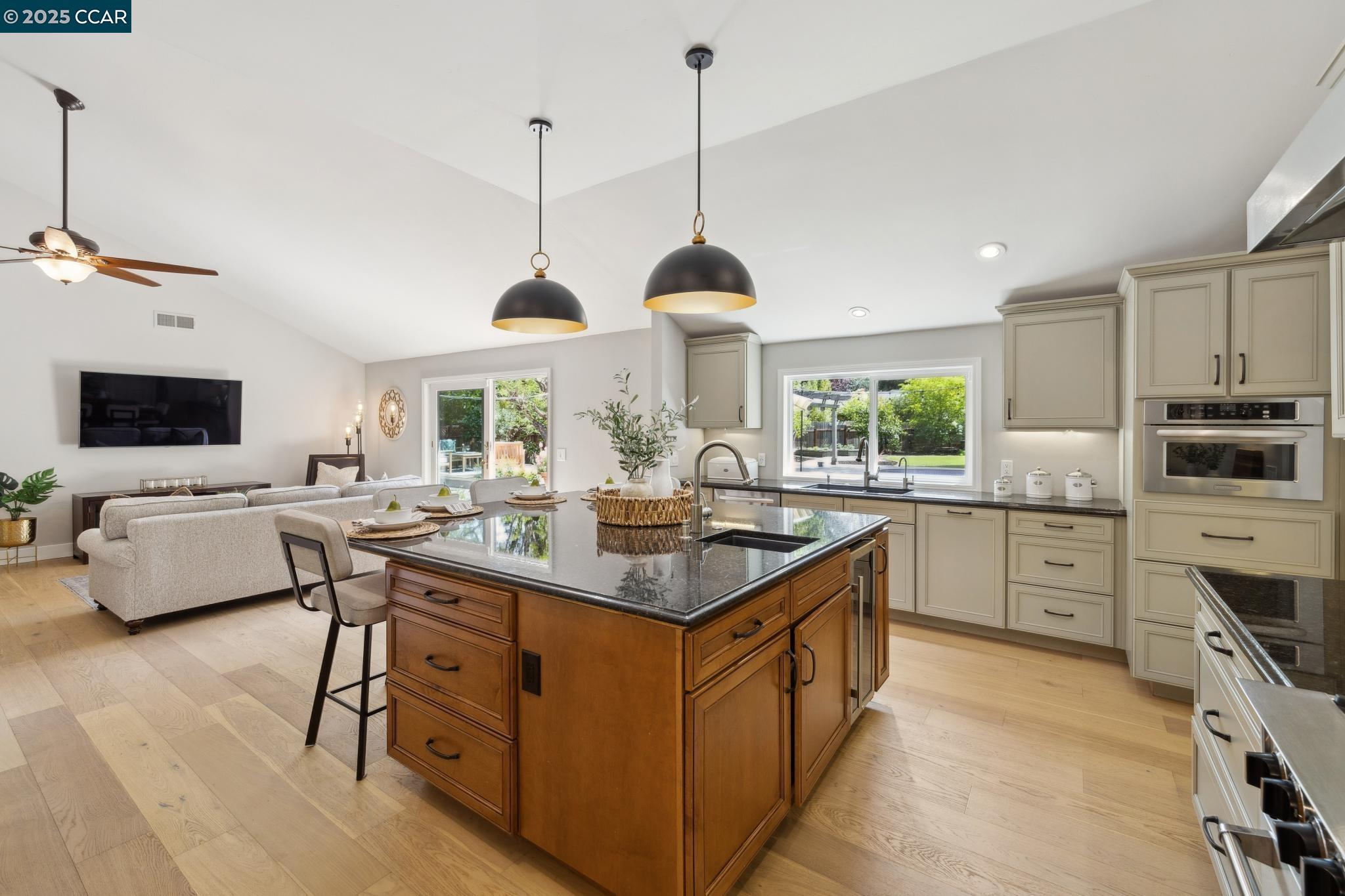 176 La Sonoma Way