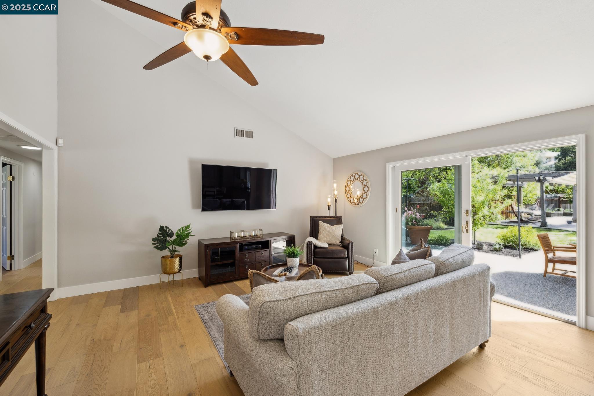 176 La Sonoma Way
