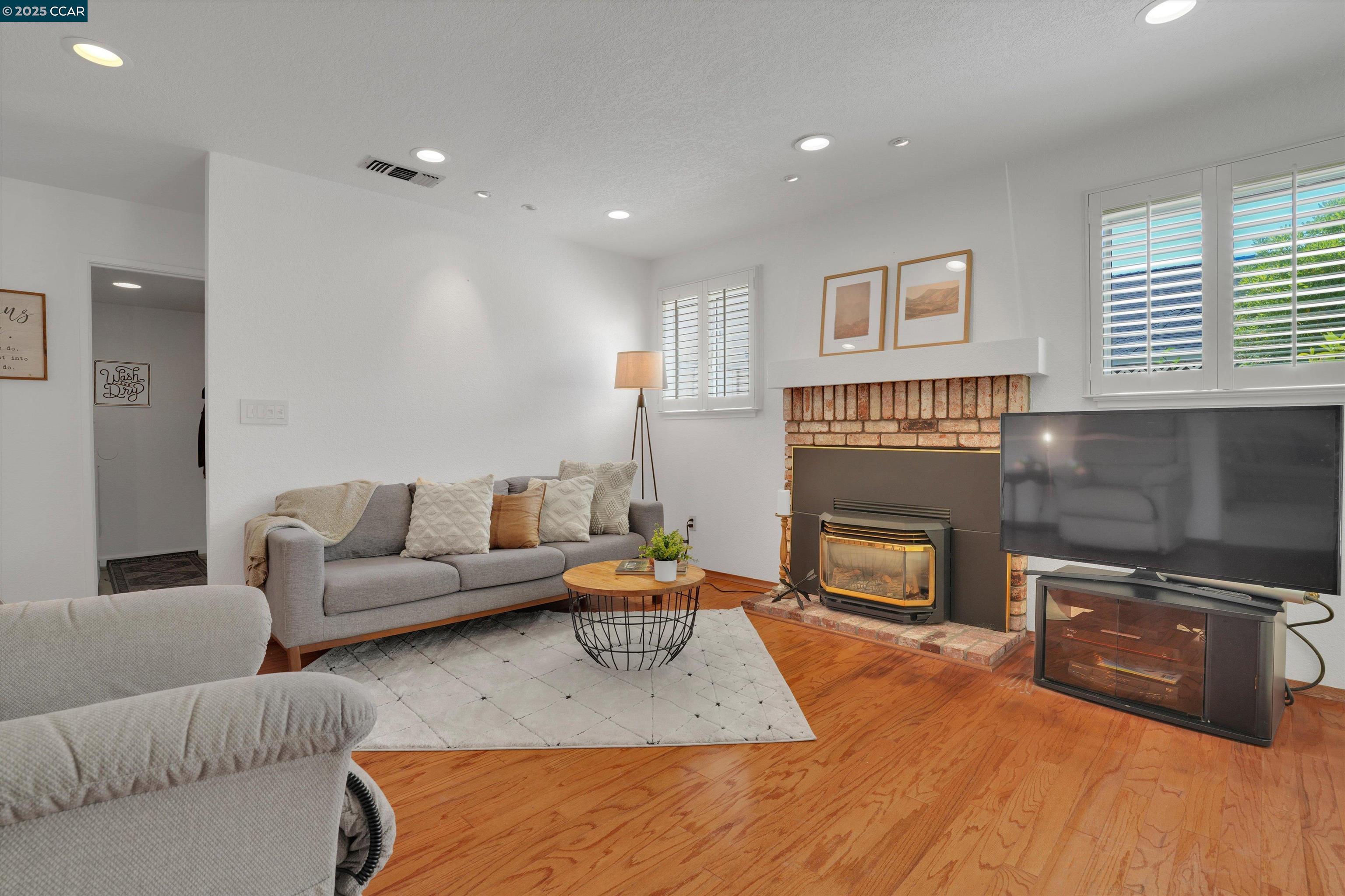 994 Almaden Cir