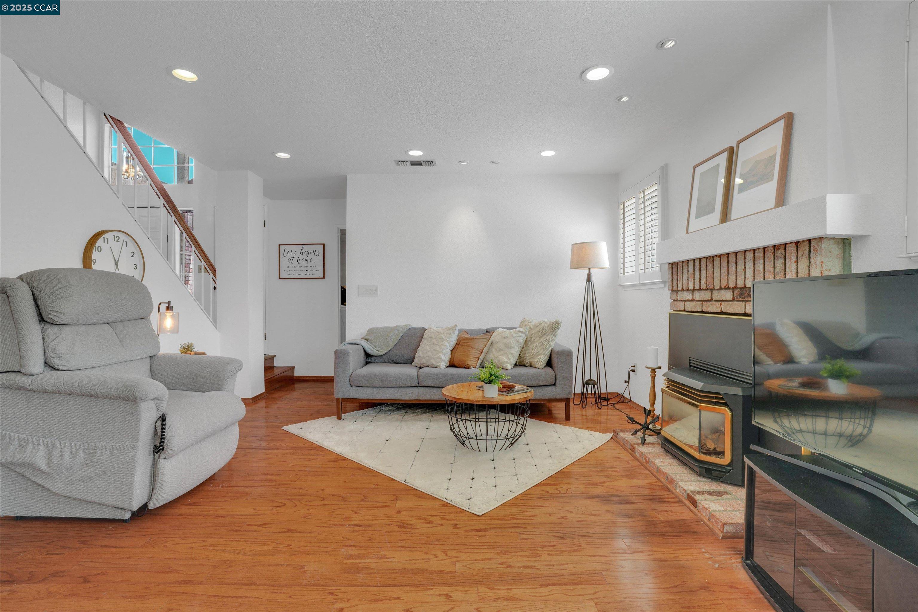 994 Almaden Cir