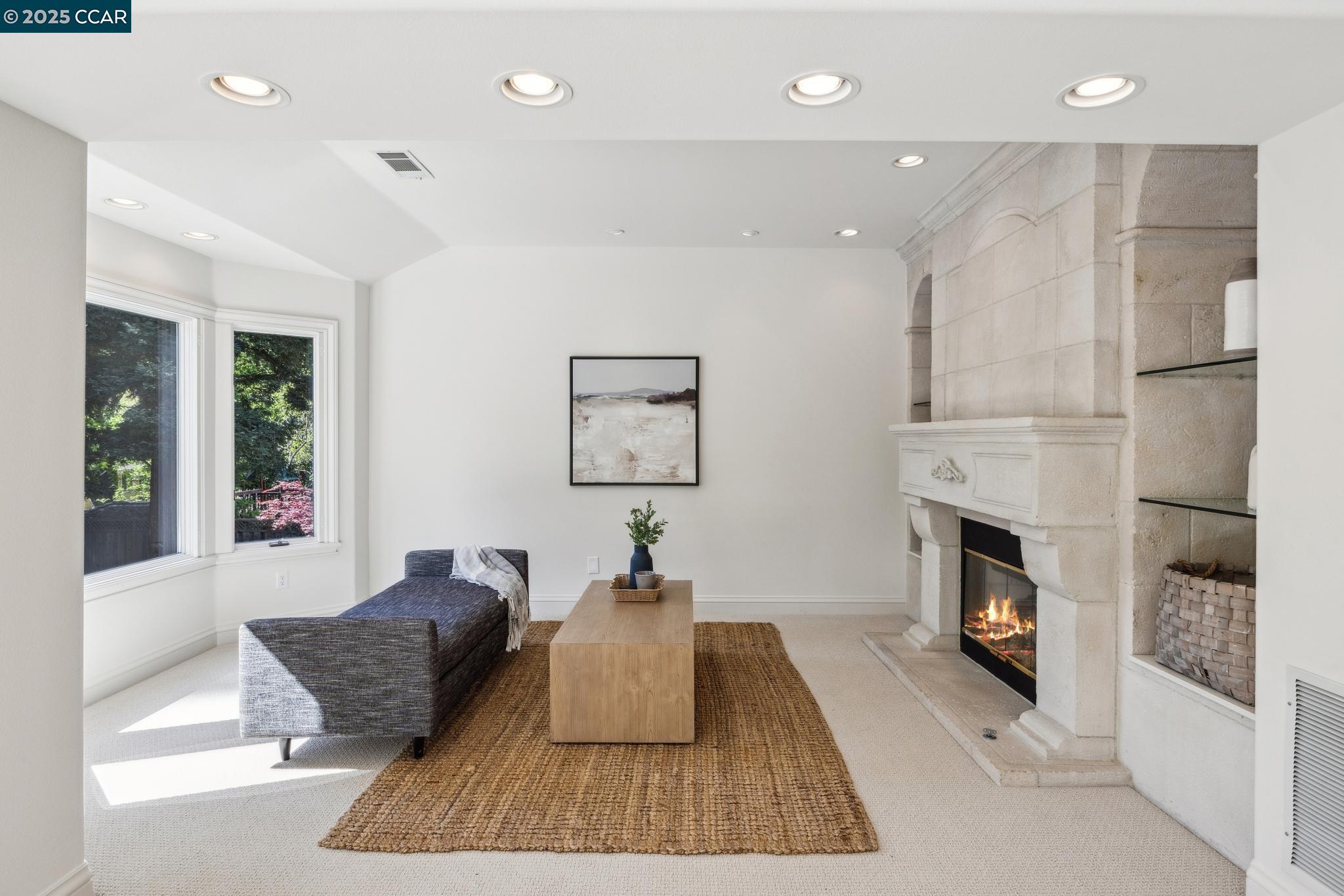 309 Iron Horse Ct