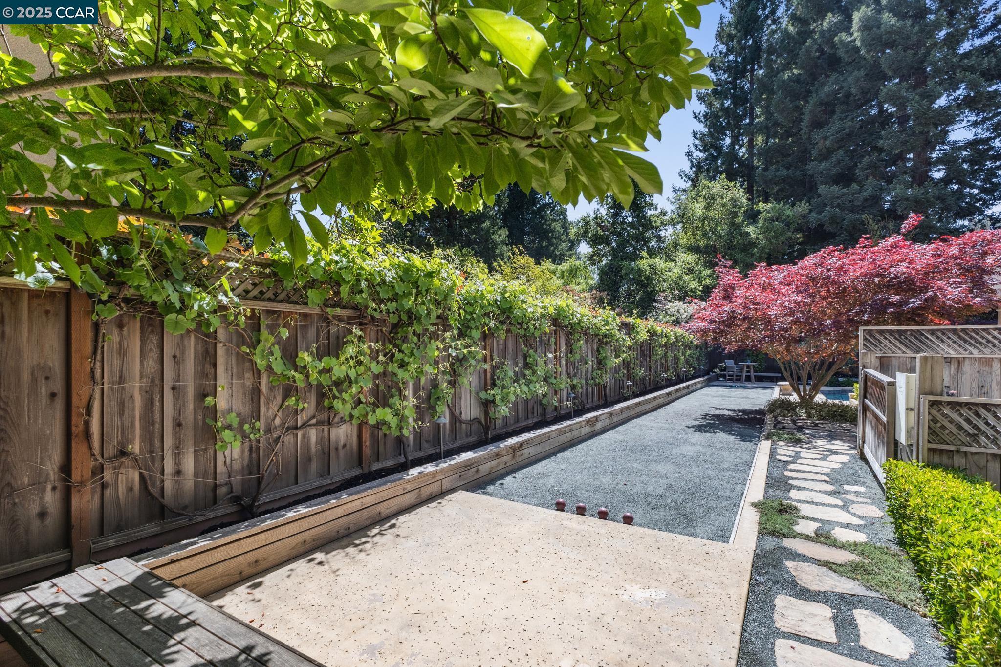 309 Iron Horse Ct