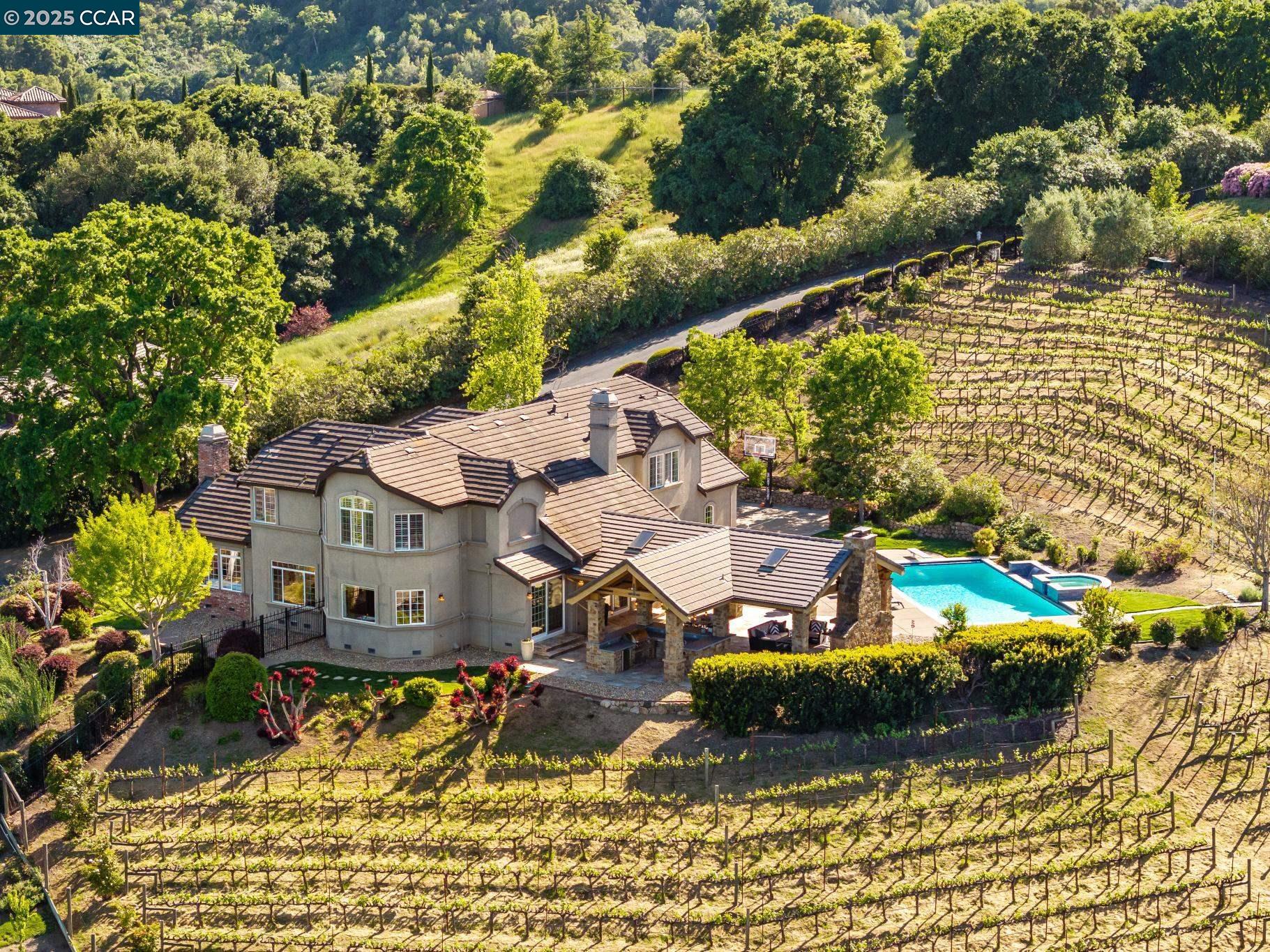 143 Stonehurst Ct