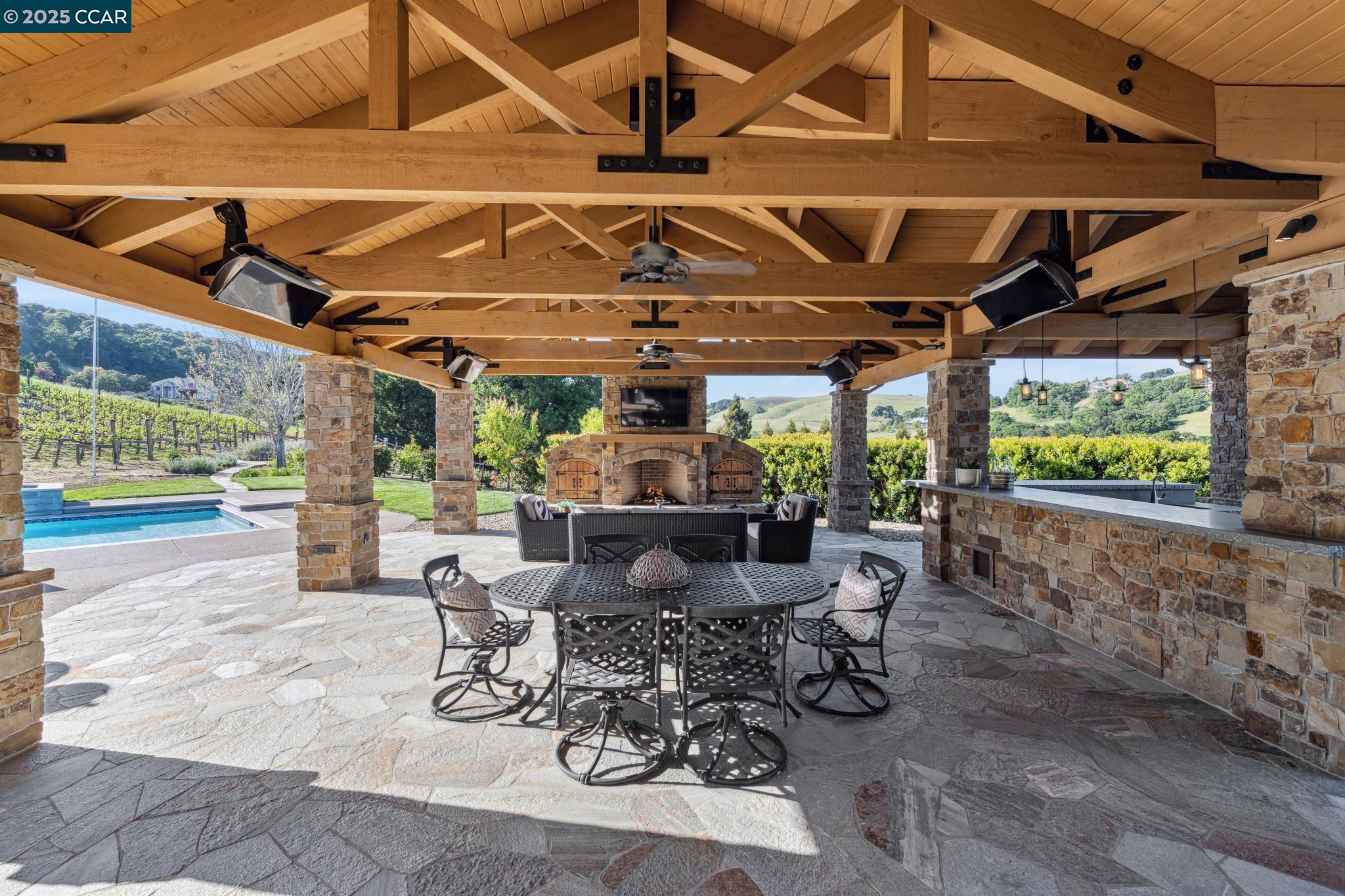 143 Stonehurst Ct