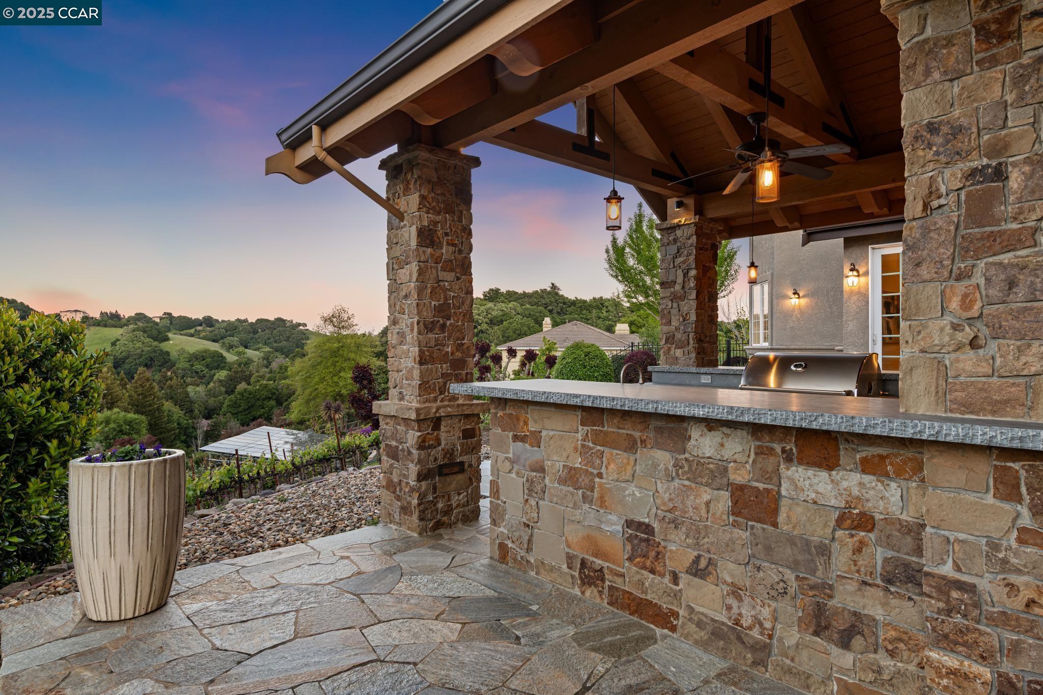 143 Stonehurst Ct