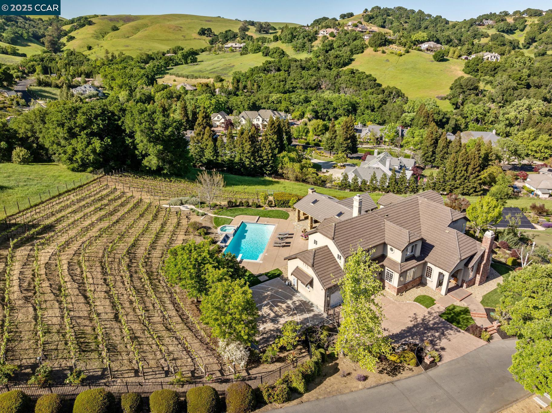 143 Stonehurst Ct
