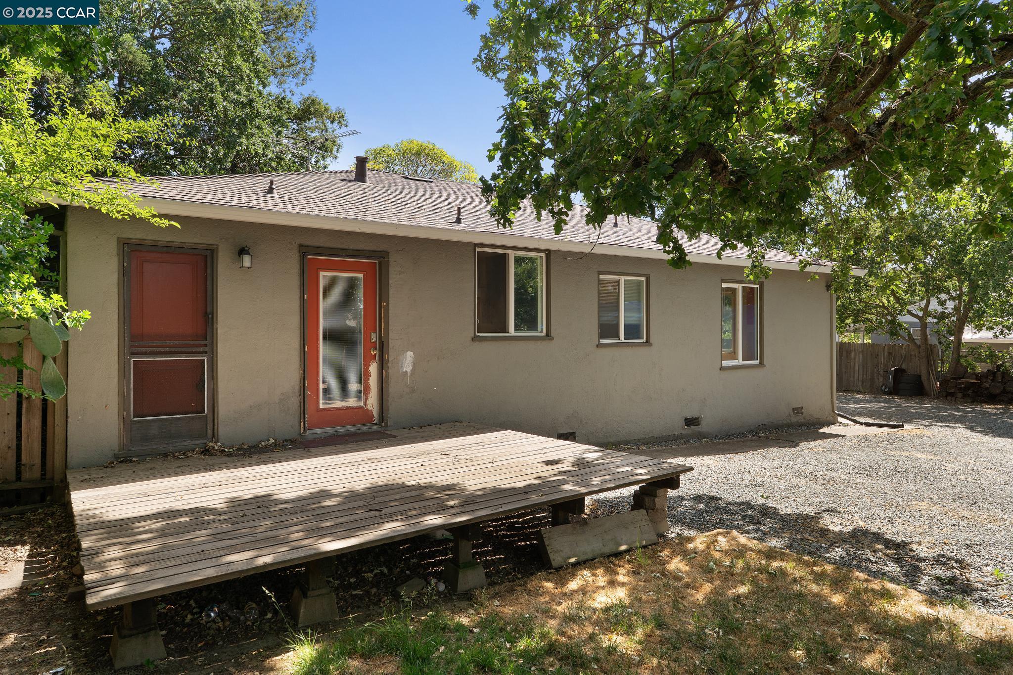 1580 3rd Ave