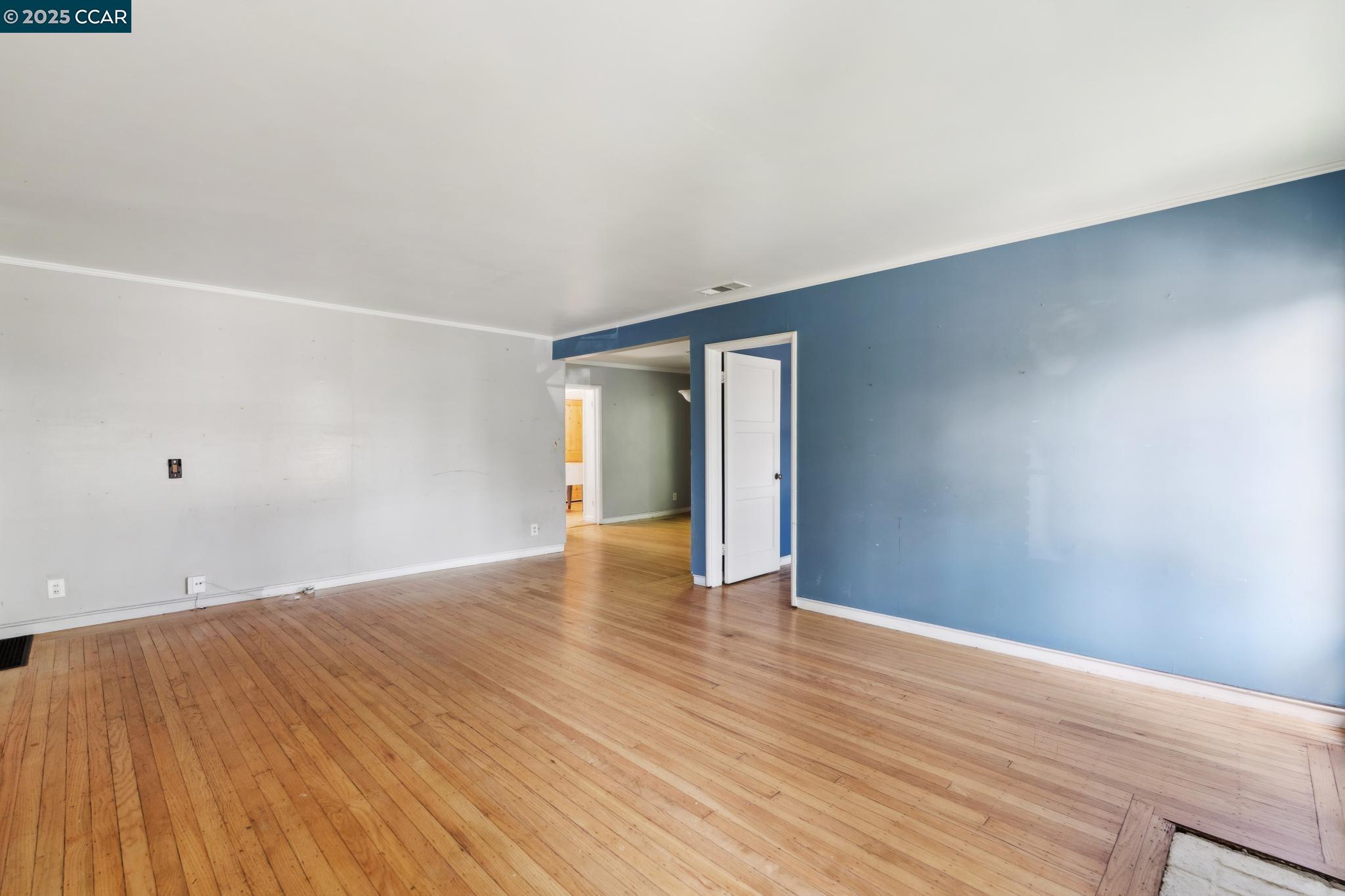 1580 3rd Ave