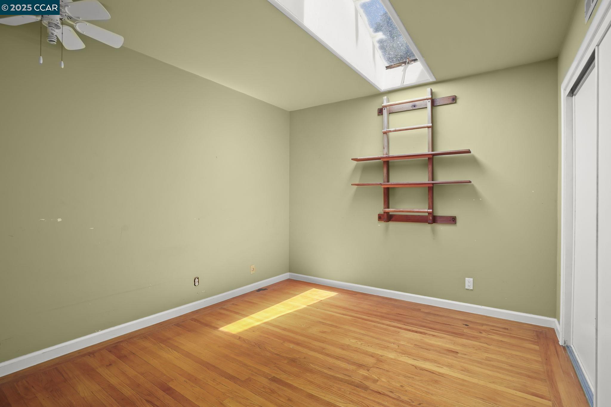 586 Lakewood Cir