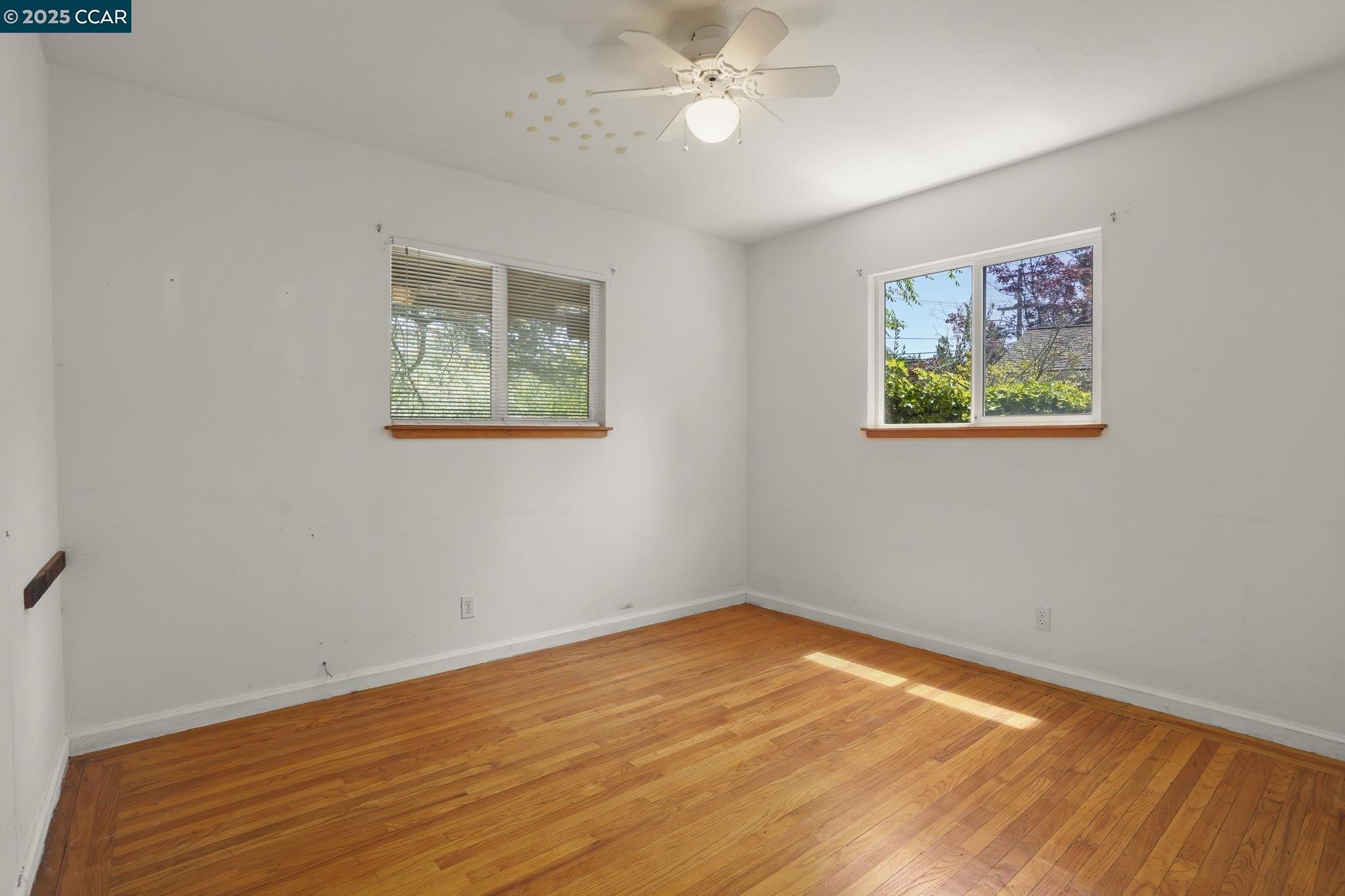 586 Lakewood Cir