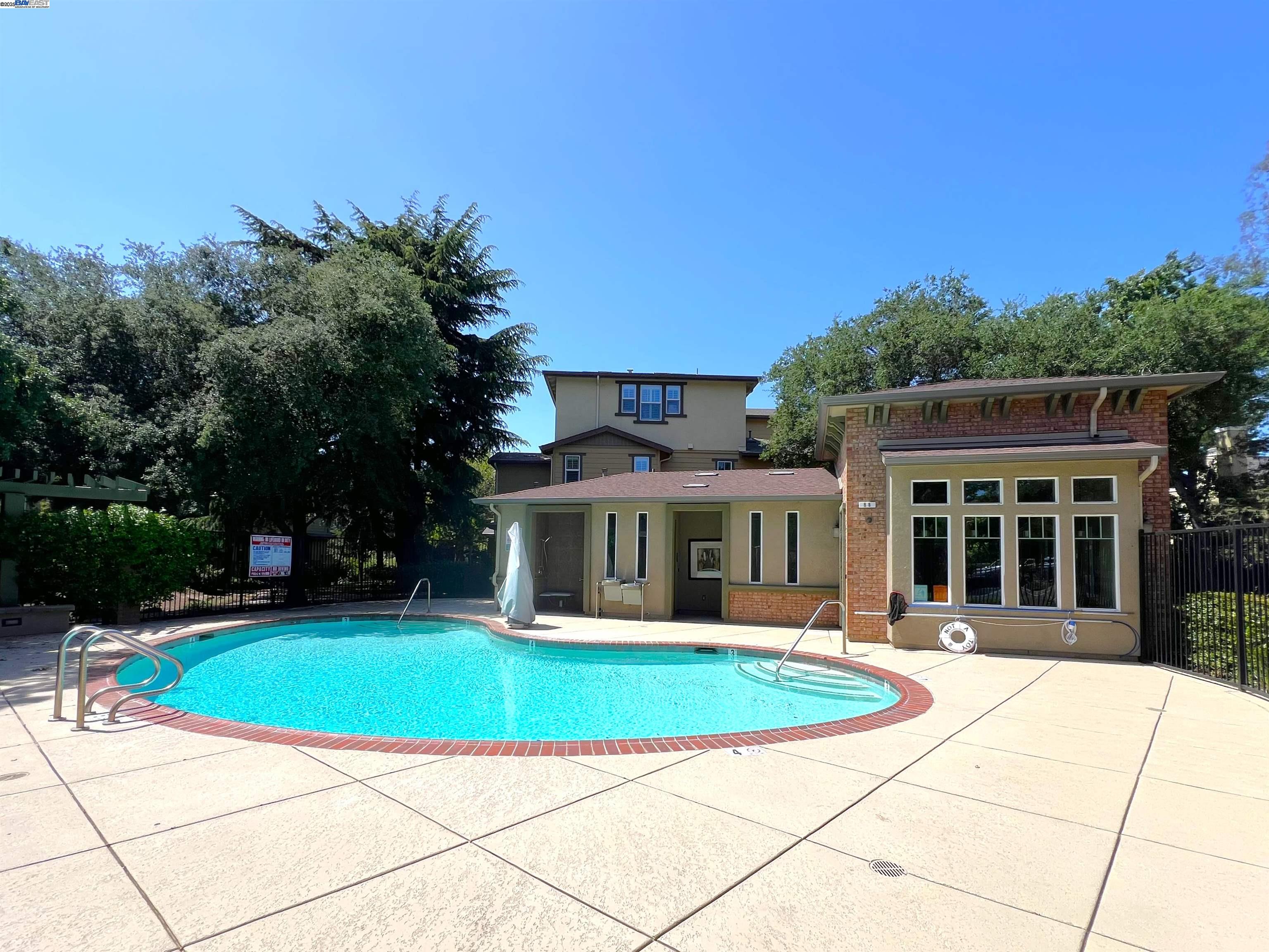 726 El Paseo Cir