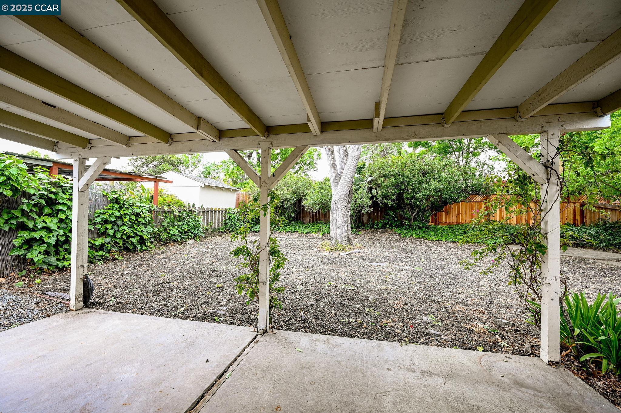 2272 Acacia Dr