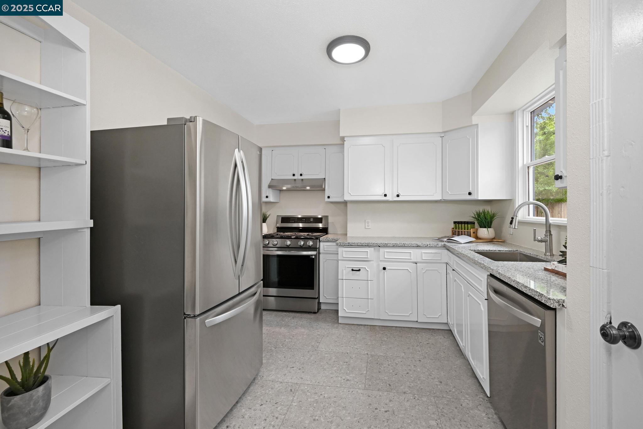 2272 Acacia Dr