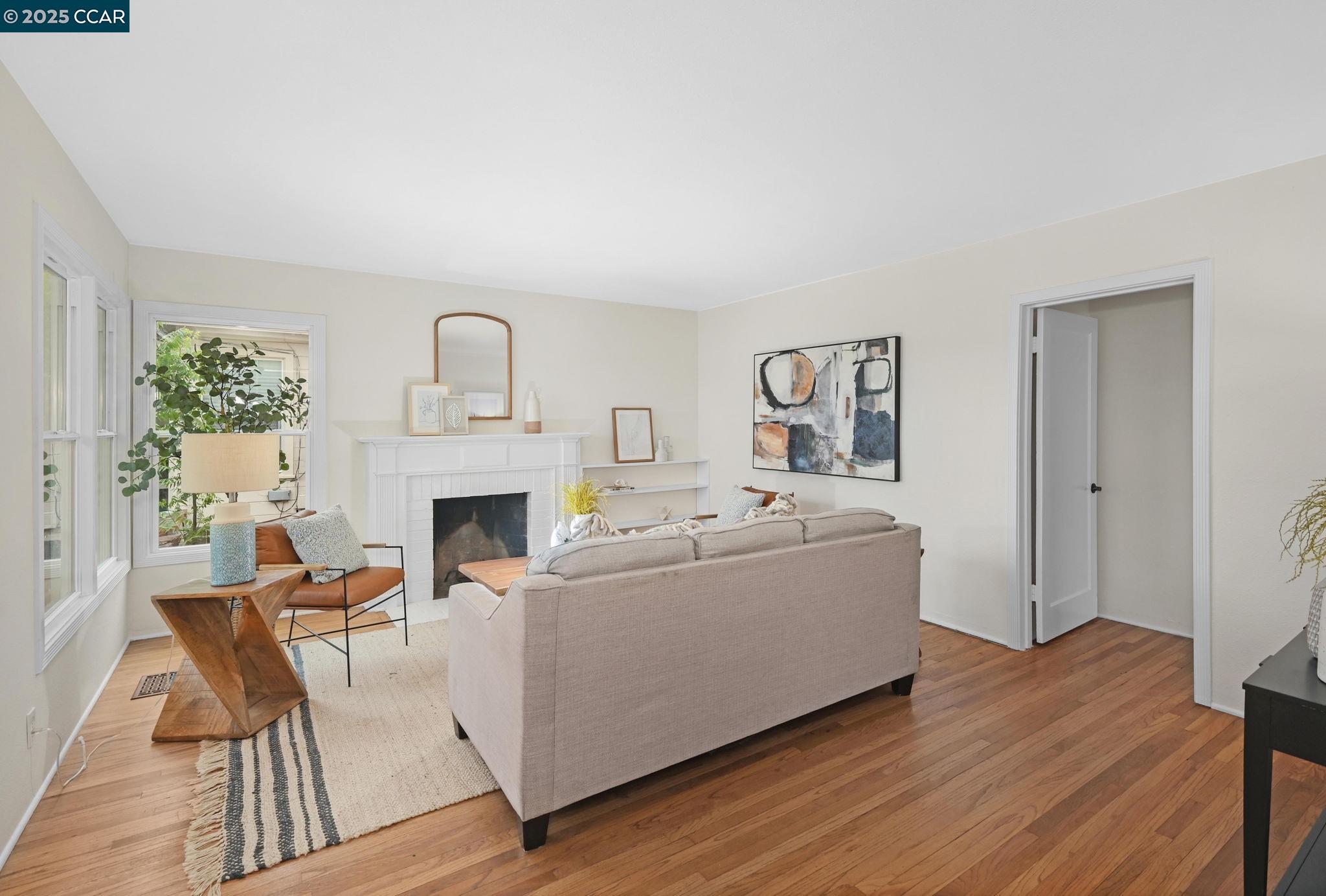 2272 Acacia Dr