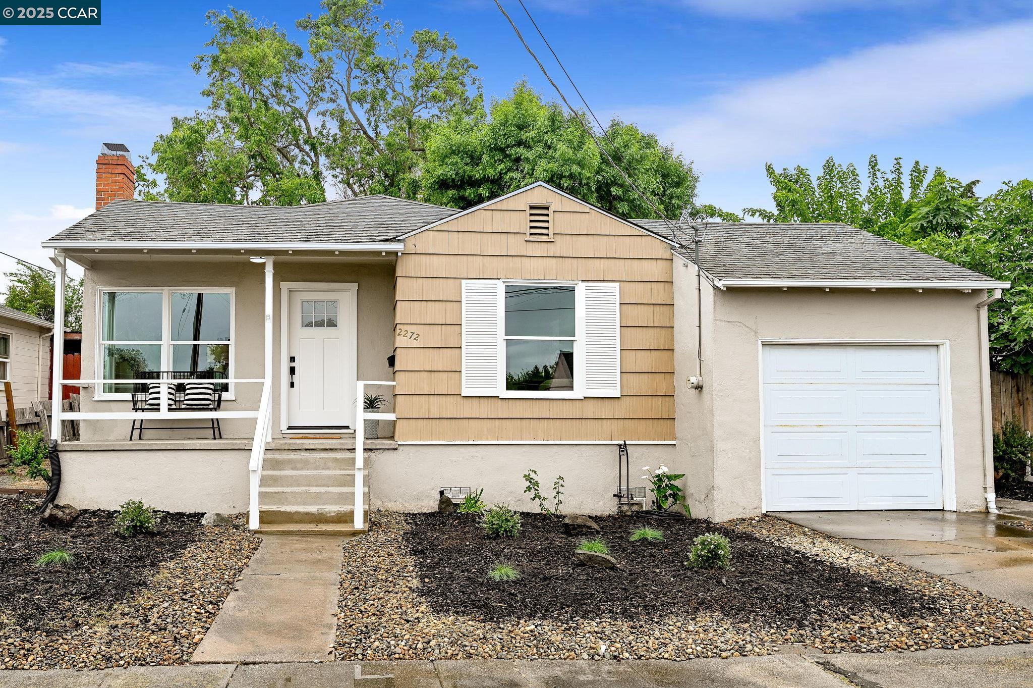 2272 Acacia Dr