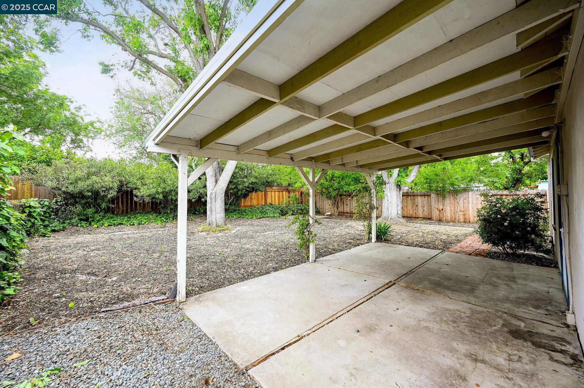 2272 Acacia Dr