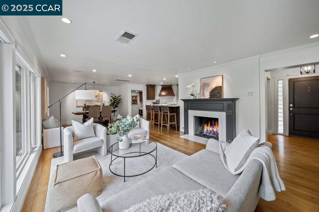 1110 Homestead Ave