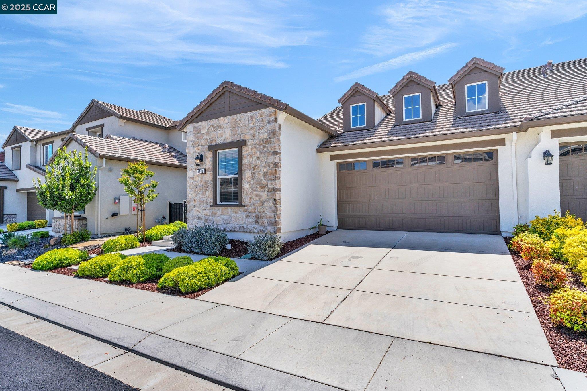 1490 Santorini St