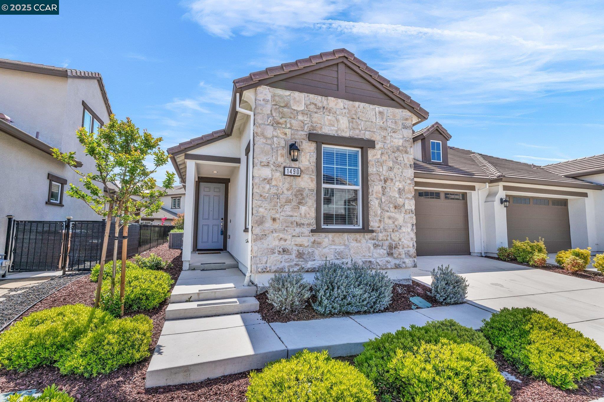 1490 Santorini St