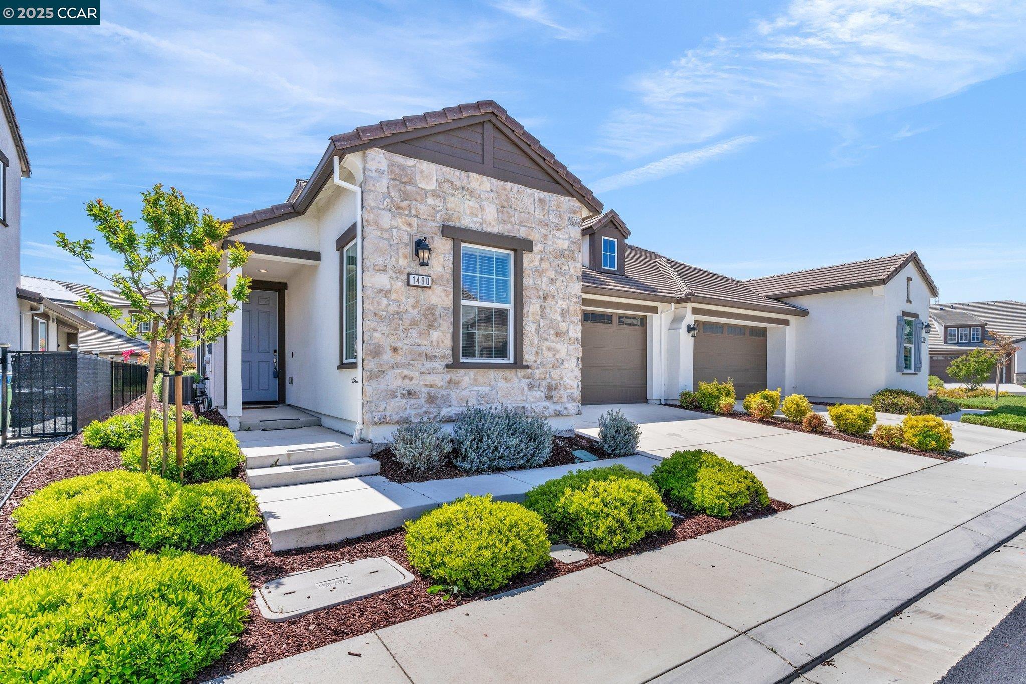 1490 Santorini St