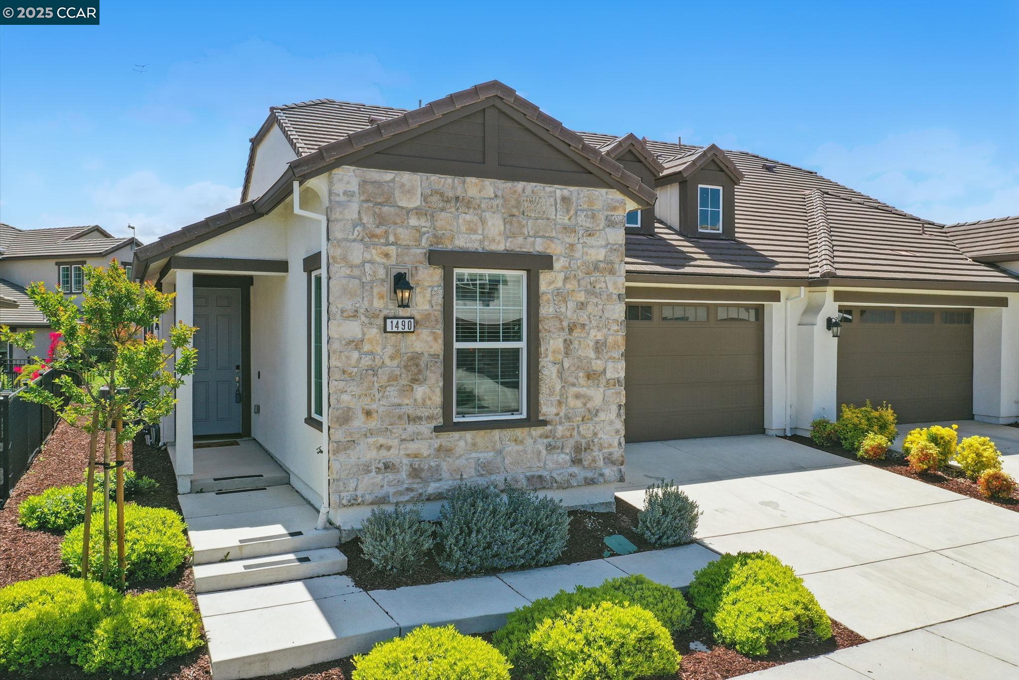1490 Santorini St