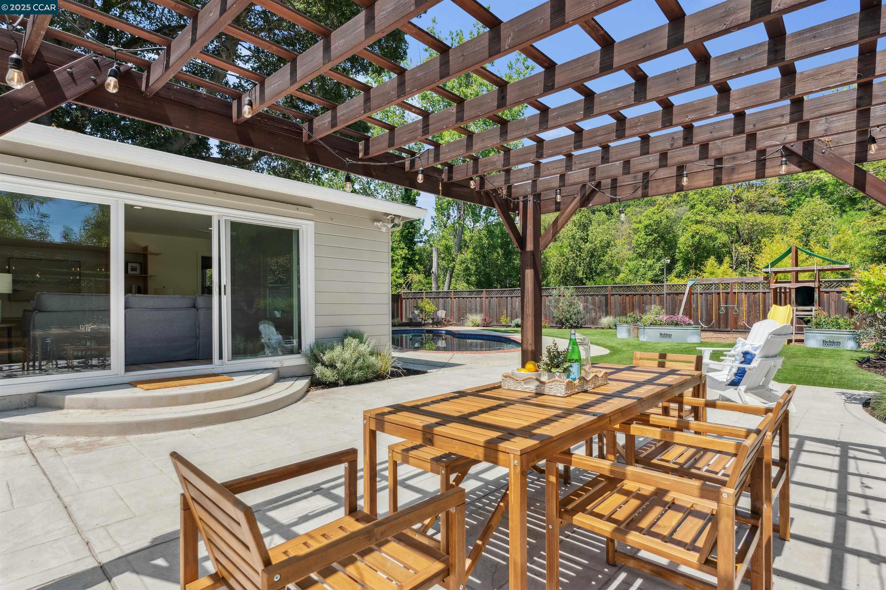3776 Mosswood Dr