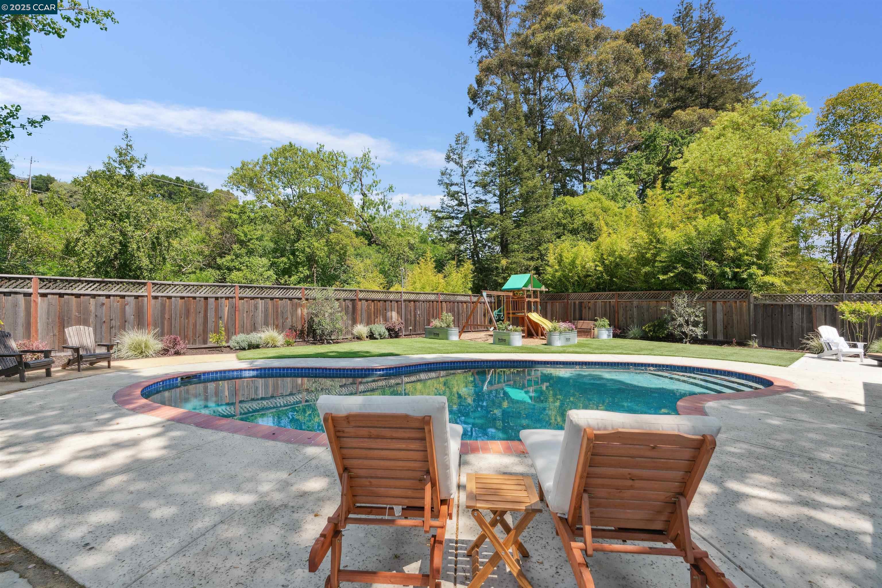 3776 Mosswood Dr
