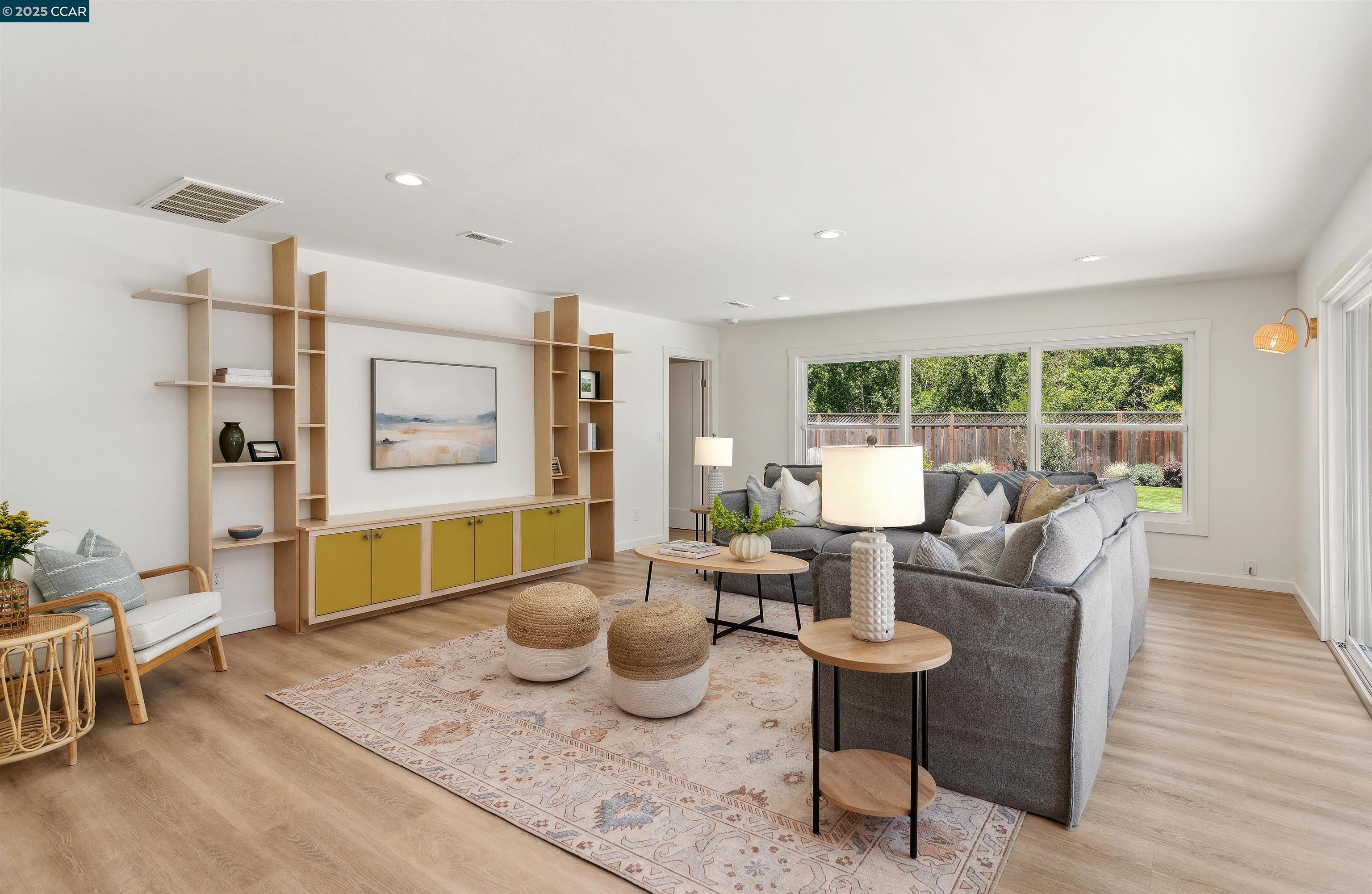 3776 Mosswood Dr