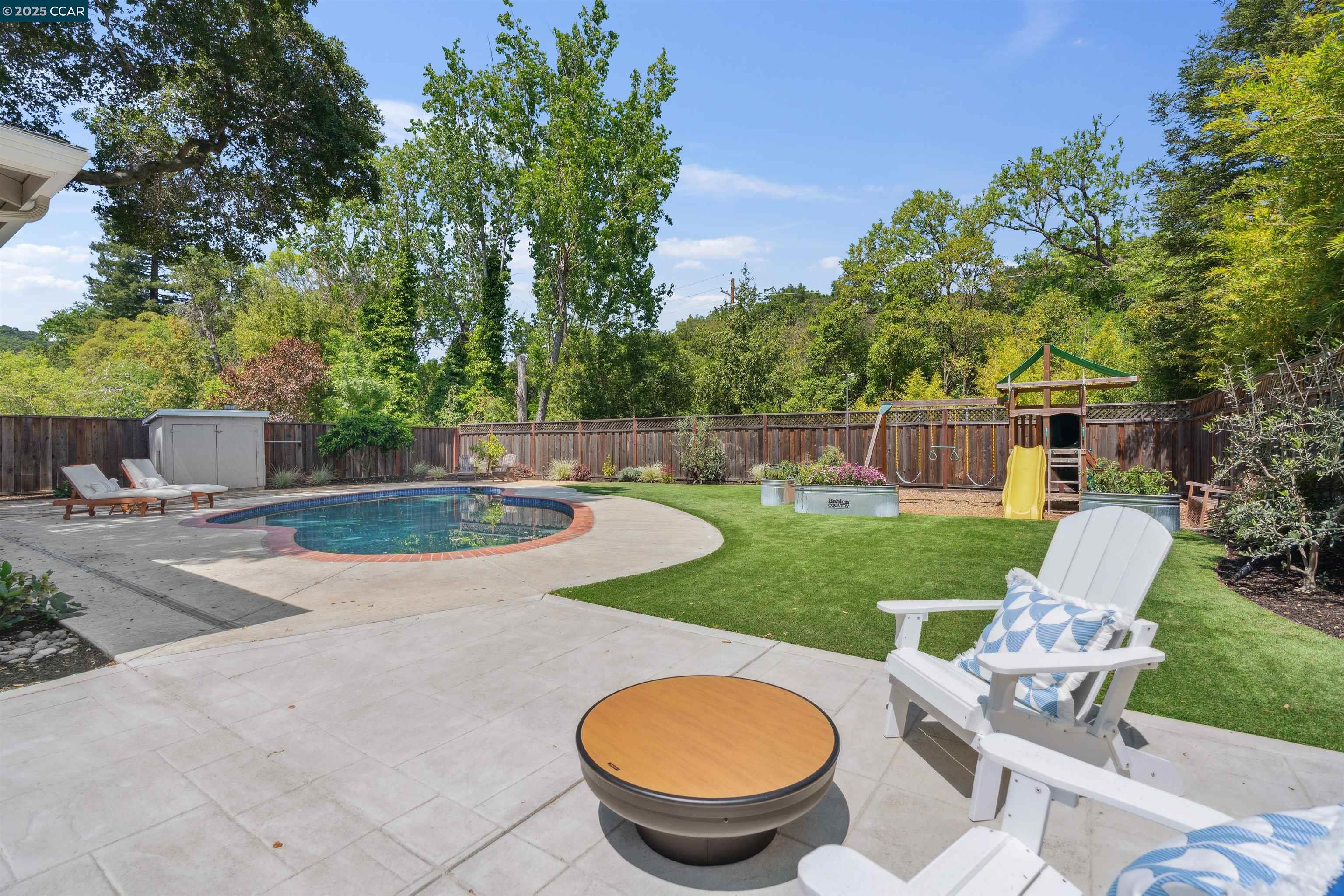 3776 Mosswood Dr