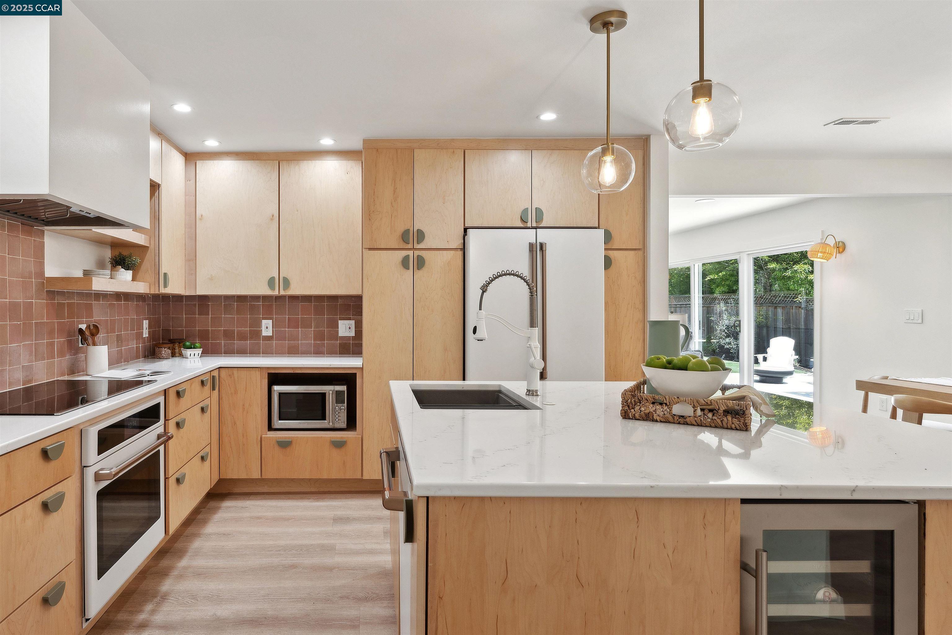 3776 Mosswood Dr