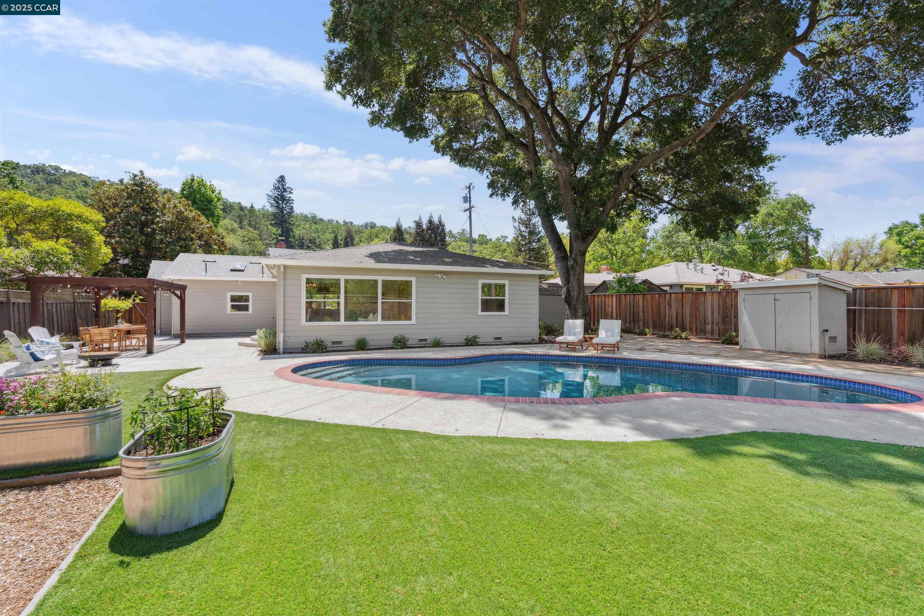 3776 Mosswood Dr