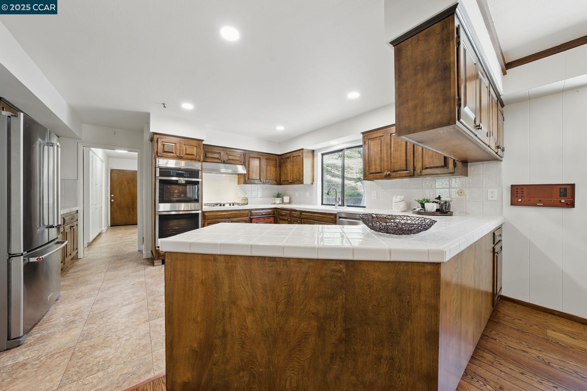 3938 Los Arabis Dr