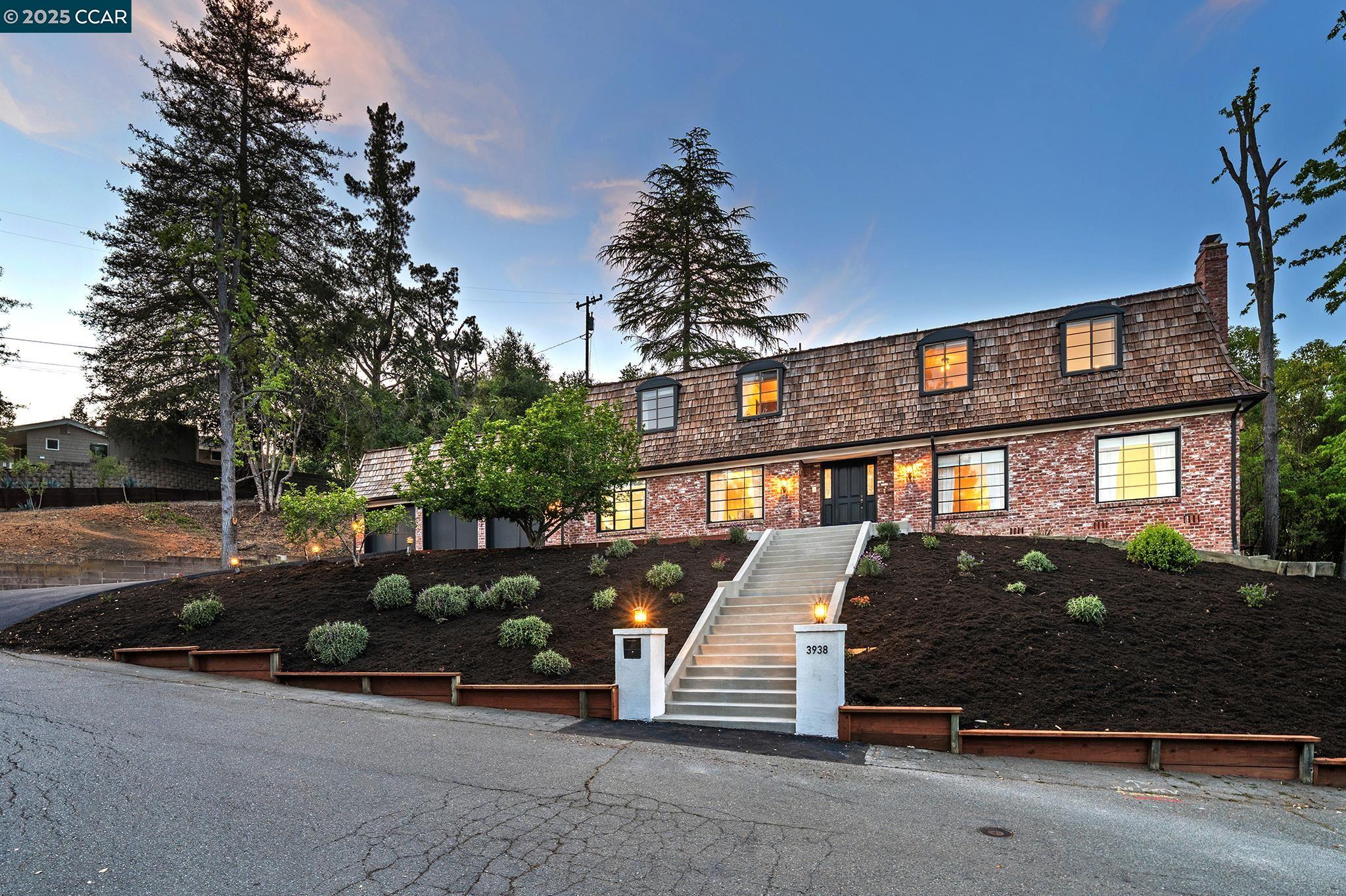 3938 Los Arabis Dr