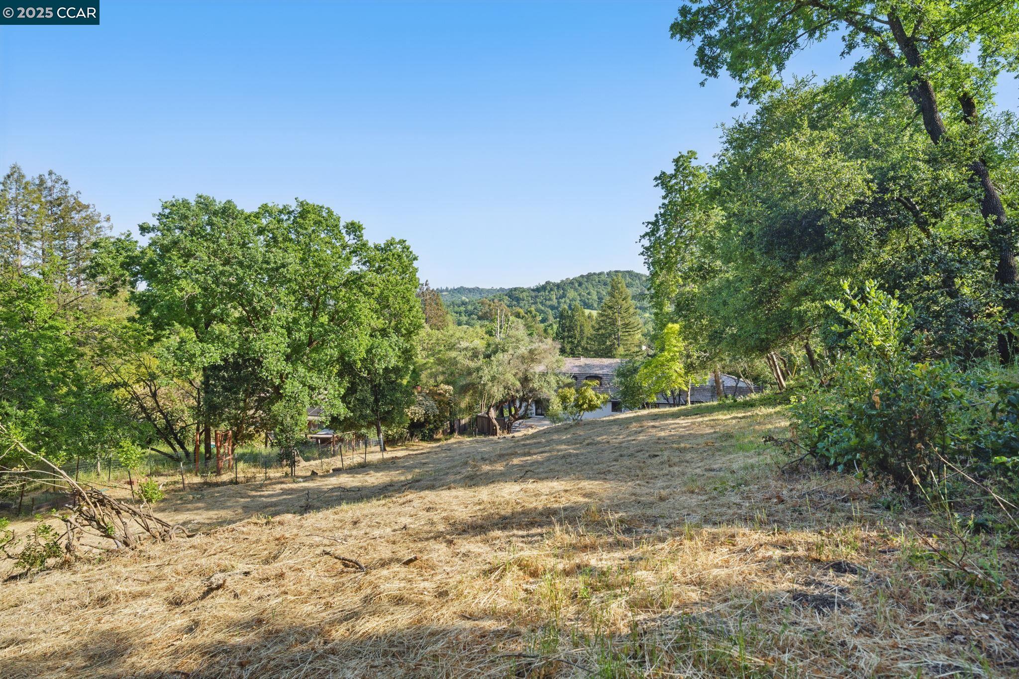 3938 Los Arabis Dr