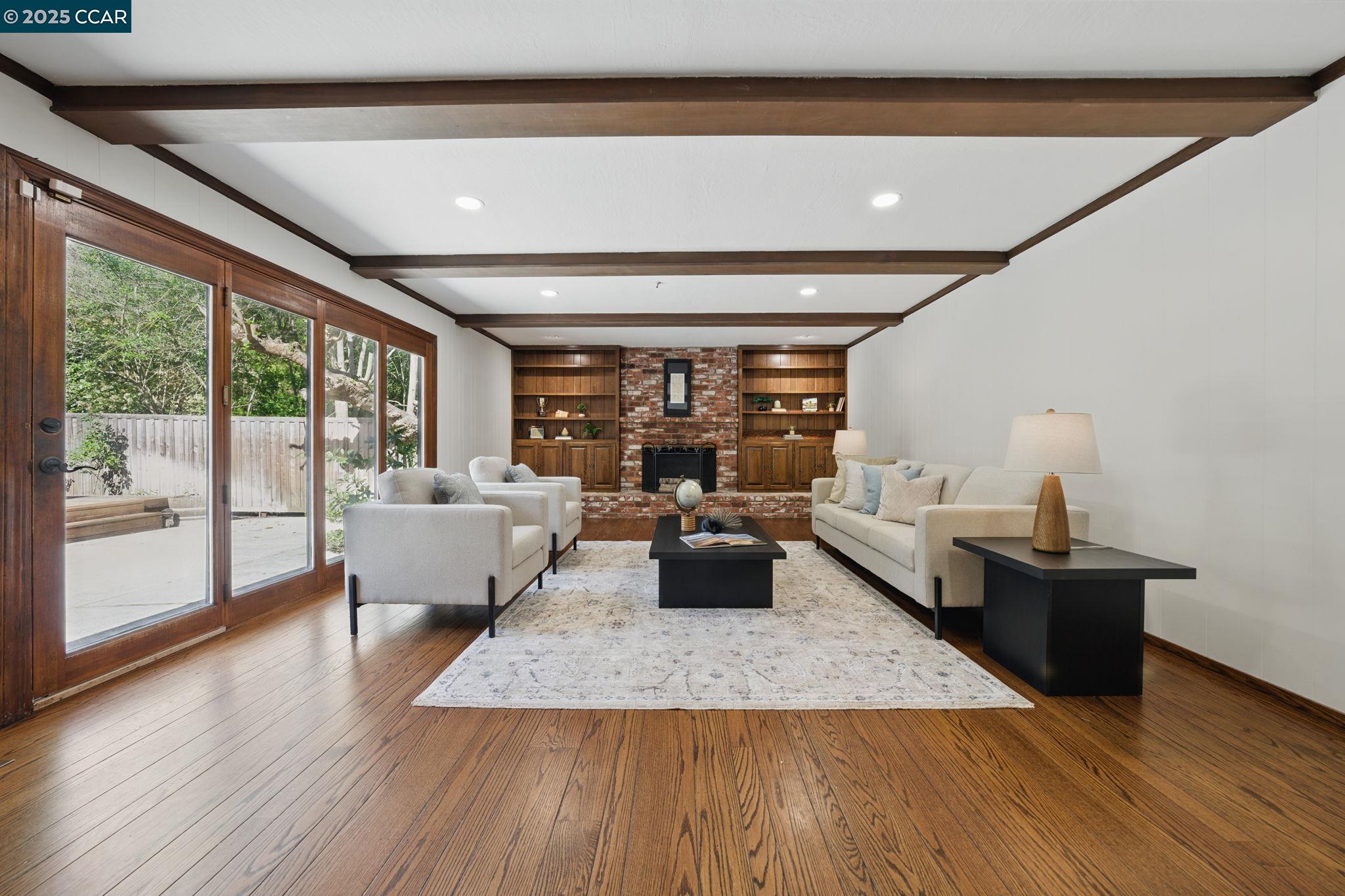 3938 Los Arabis Dr