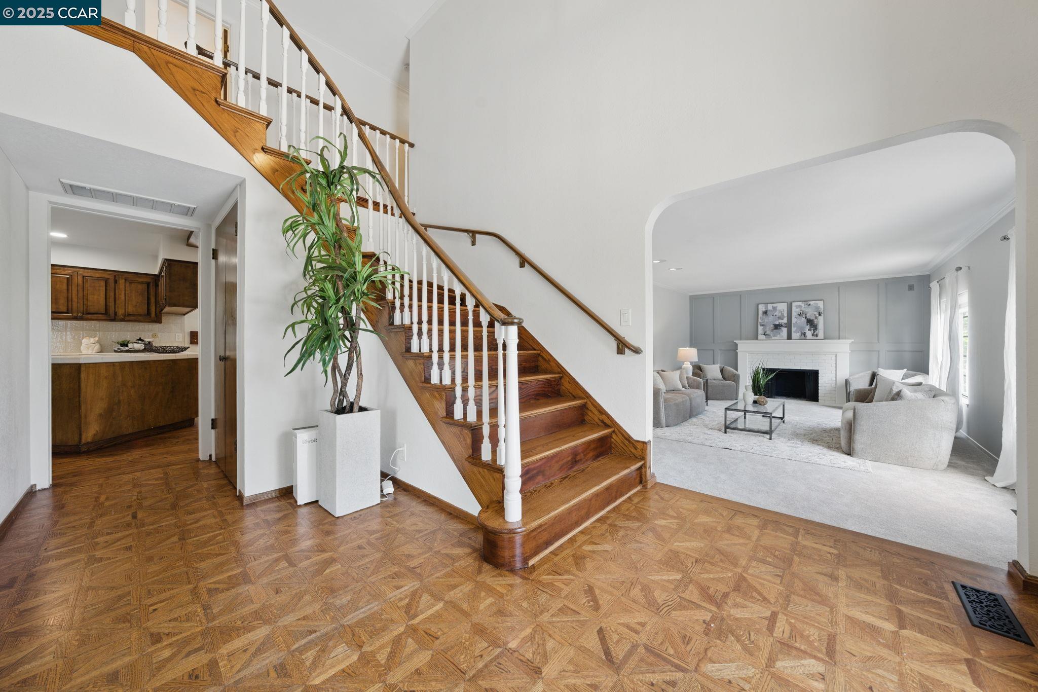 3938 Los Arabis Dr