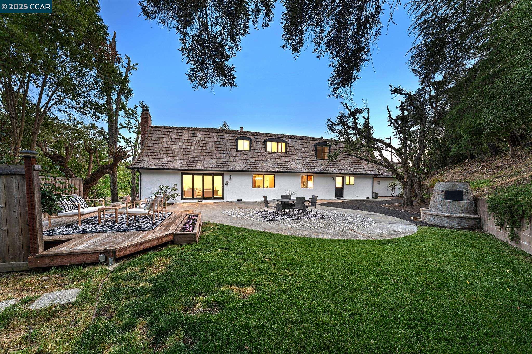 3938 Los Arabis Dr