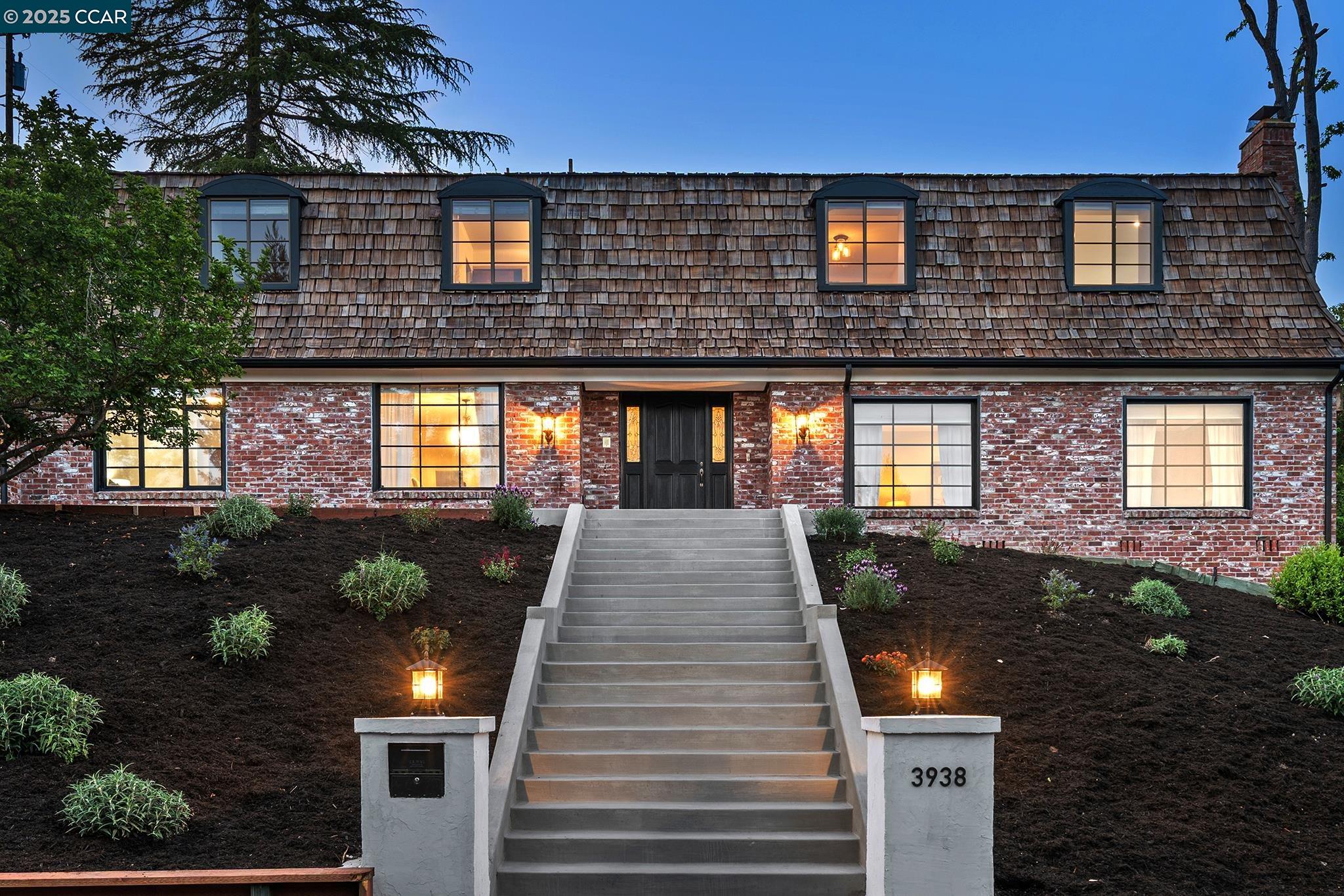 3938 Los Arabis Dr
